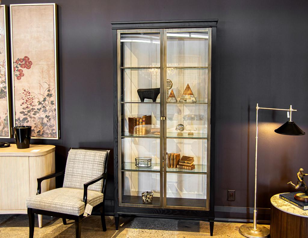 Americano Mobile libreria moderno in Oak e ottone in vendita