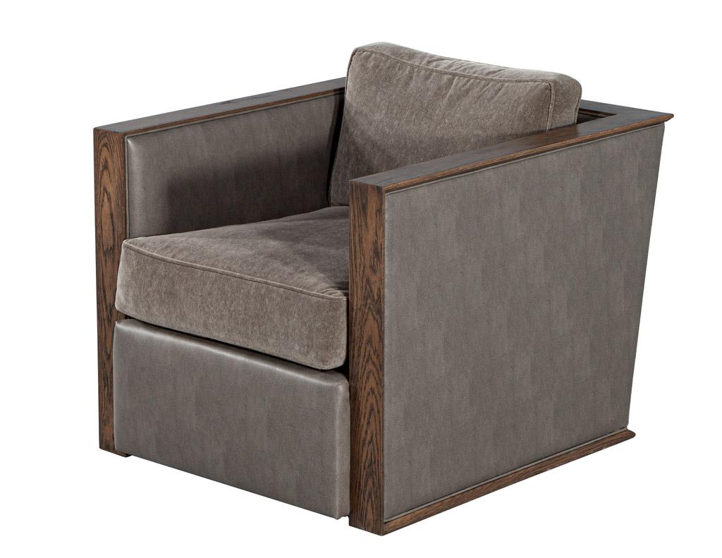 Moderner Sessel aus Eiche und Leder im Zustand „Gut“ im Angebot in North York, ON
