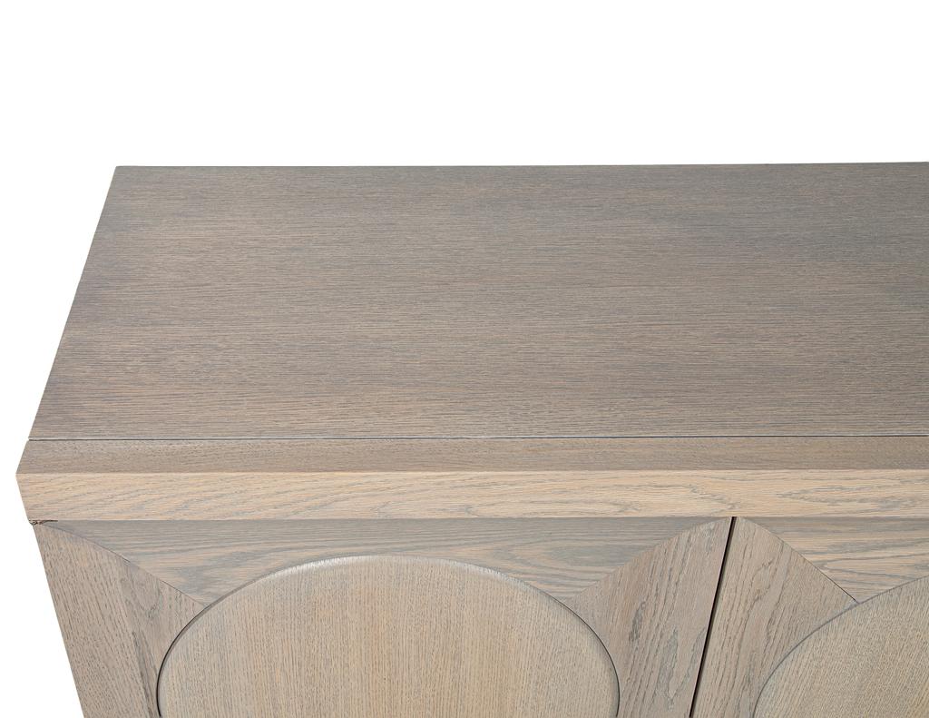 Modernes Buffet aus Eiche in rustikaler Ausführung im Angebot 8