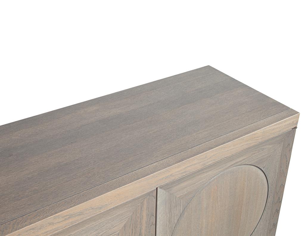 Modernes Buffet aus Eiche in rustikaler Ausführung im Angebot 9