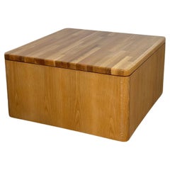 Table basse moderne en chêne avec coins arrondis