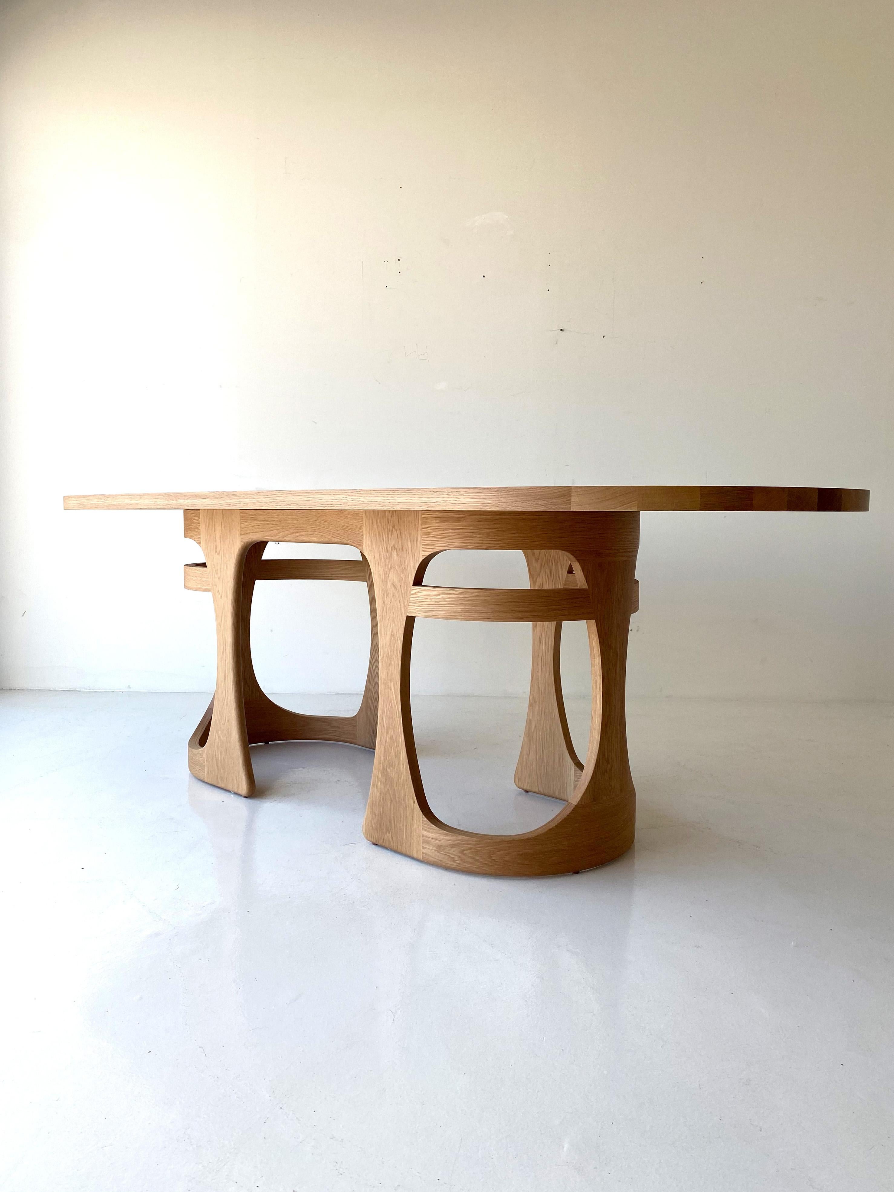 Designer: Laura Trenchard 

Manufacturer: Craft Associates Modern Furniture 
Period/Model: Modern 
Specs: Oak

Condition 

Modern Dining Chair 