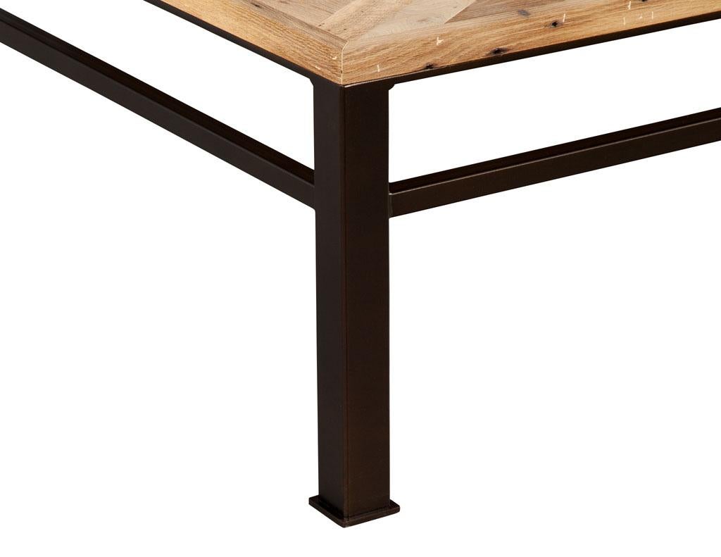 Moderner moderner Esstisch aus Eiche mit schwarzem Metallgestell von Ellen Degeneres Wess Tisch im Angebot 6
