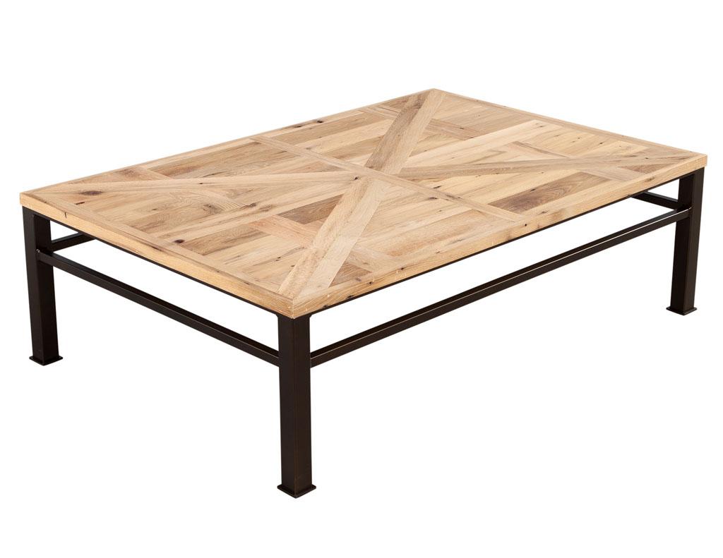 Moderner moderner Esstisch aus Eiche mit schwarzem Metallgestell von Ellen Degeneres Wess Tisch im Angebot 1