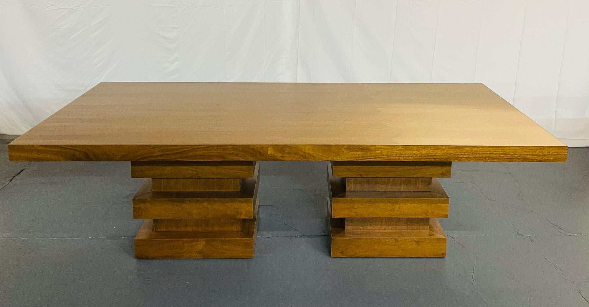 XXIe siècle et contemporain Table de conférence ou de salle à manger moderne à double piédestal en chêne, design géométrique en vente