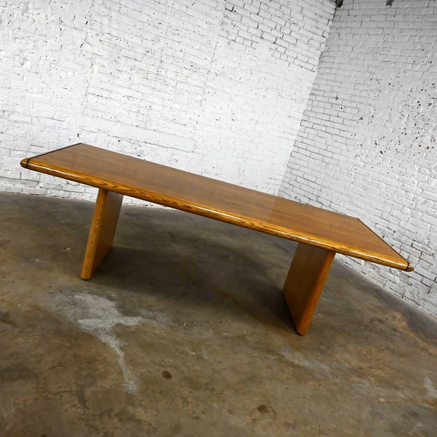 Chêne Table de salle à manger ou de conférence à tréteaux en Oak Modernity Bords arrondis en vente