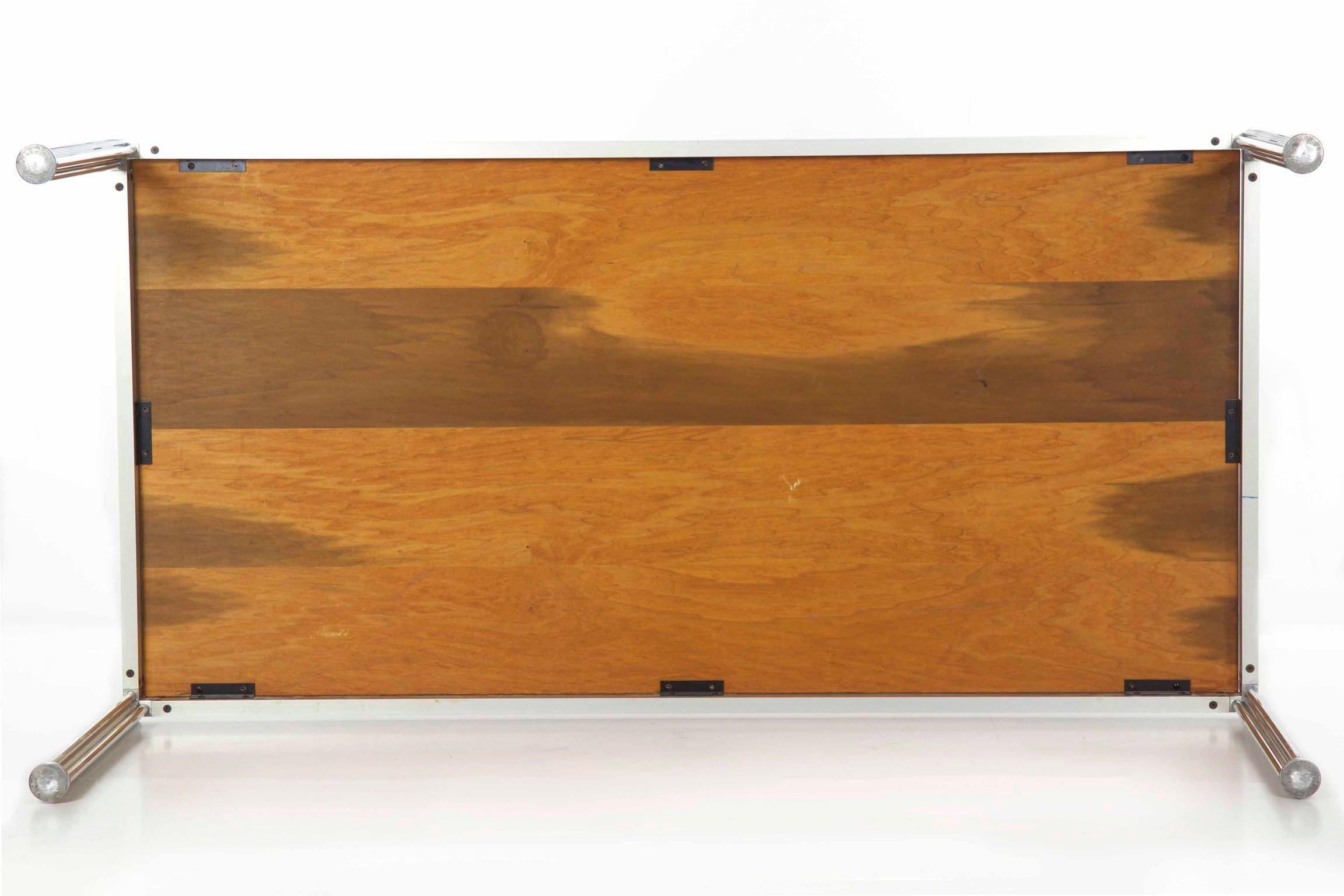 Table de salle à manger moderne en chêne et aluminium poli avec pieds Shamrock de Jens Risom en vente 3