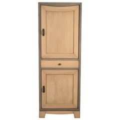 Armadio moderno "Tall Man" in Oak, mordenzato e laccato grigio