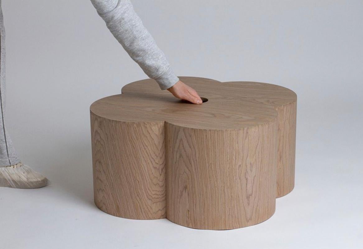 Modern Oak Veneer Minimalist Table: Sleek Design for Contemporary Living Spaces For Sale 4