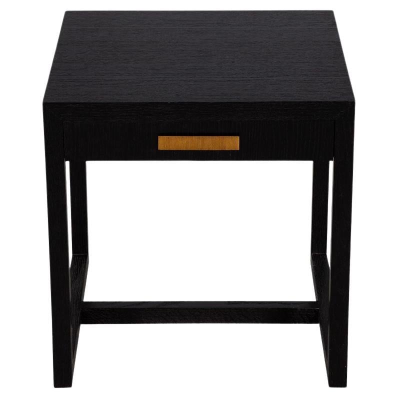 Mesa auxiliar moderna de alambre de roble negro cepillado