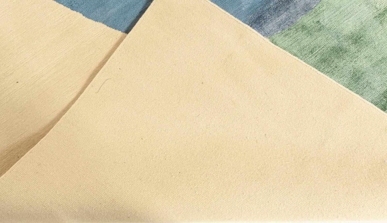 Laine Tapis moderne Oasis noué à la main, en laine et soie de Doris Leslie Blau en vente