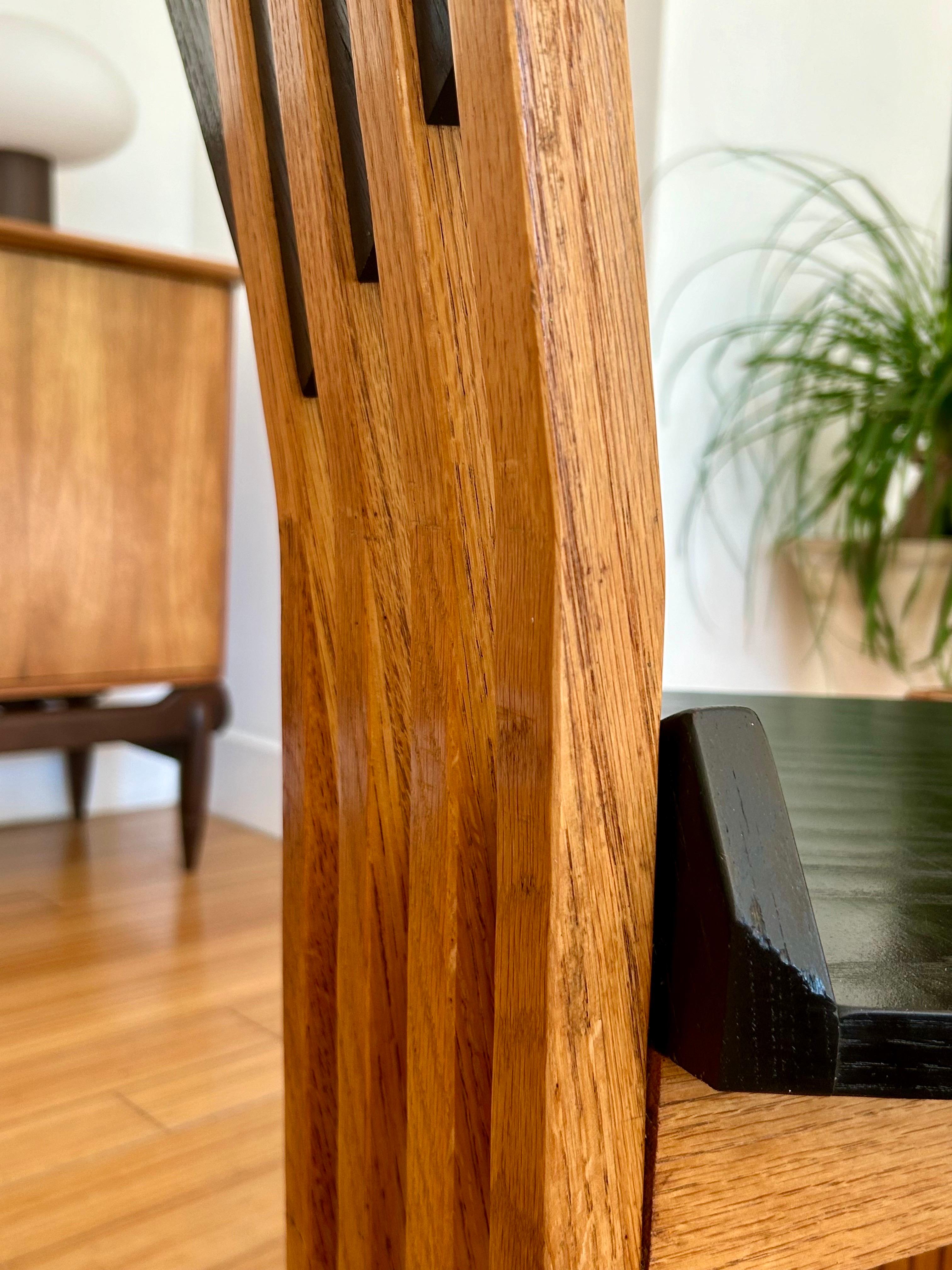 Chaise d'appoint moderne en bois en vente 5