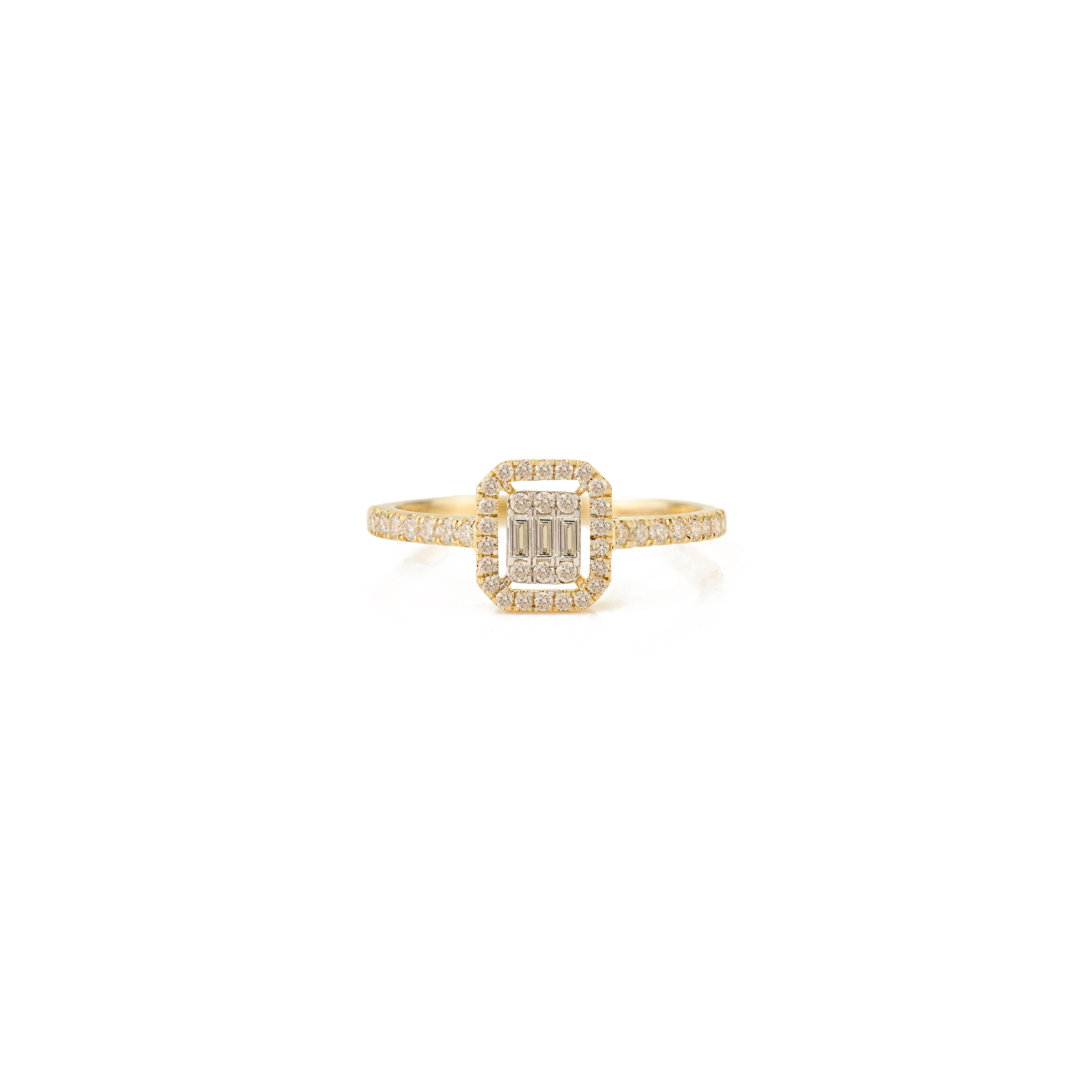 En vente :  Bague de fiançailles moderne en or jaune 14k avec halo de diamants taillés en octogone pour les femmes 3