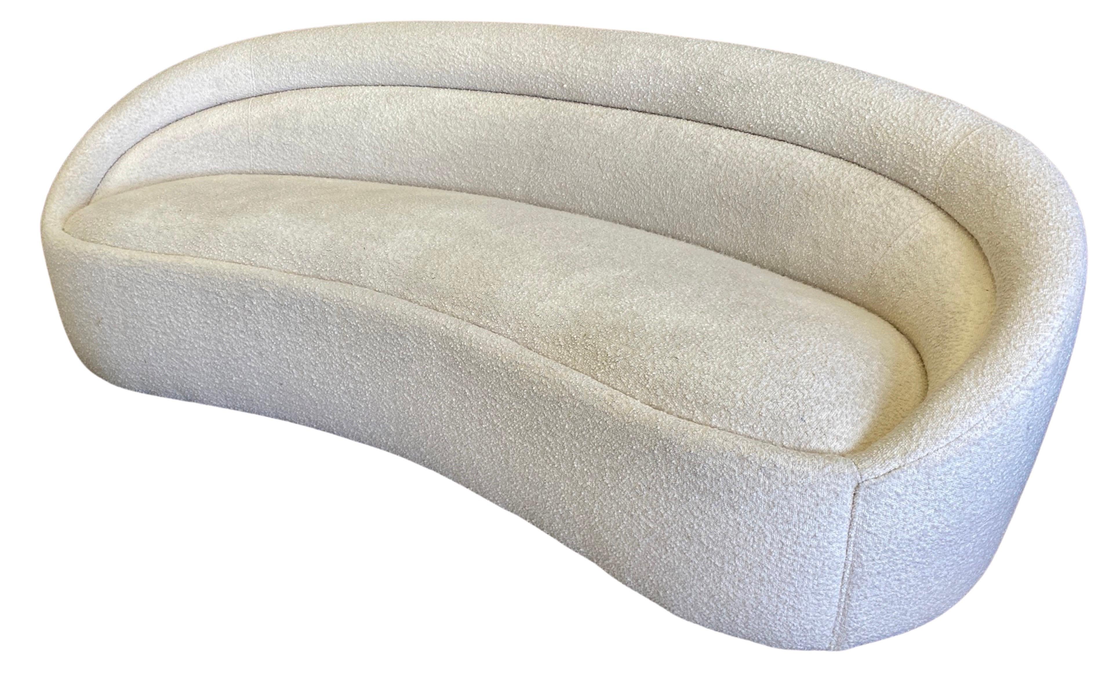 Modern Off-White Bouclé Curved Sofa with Rounded Design For Sale 6