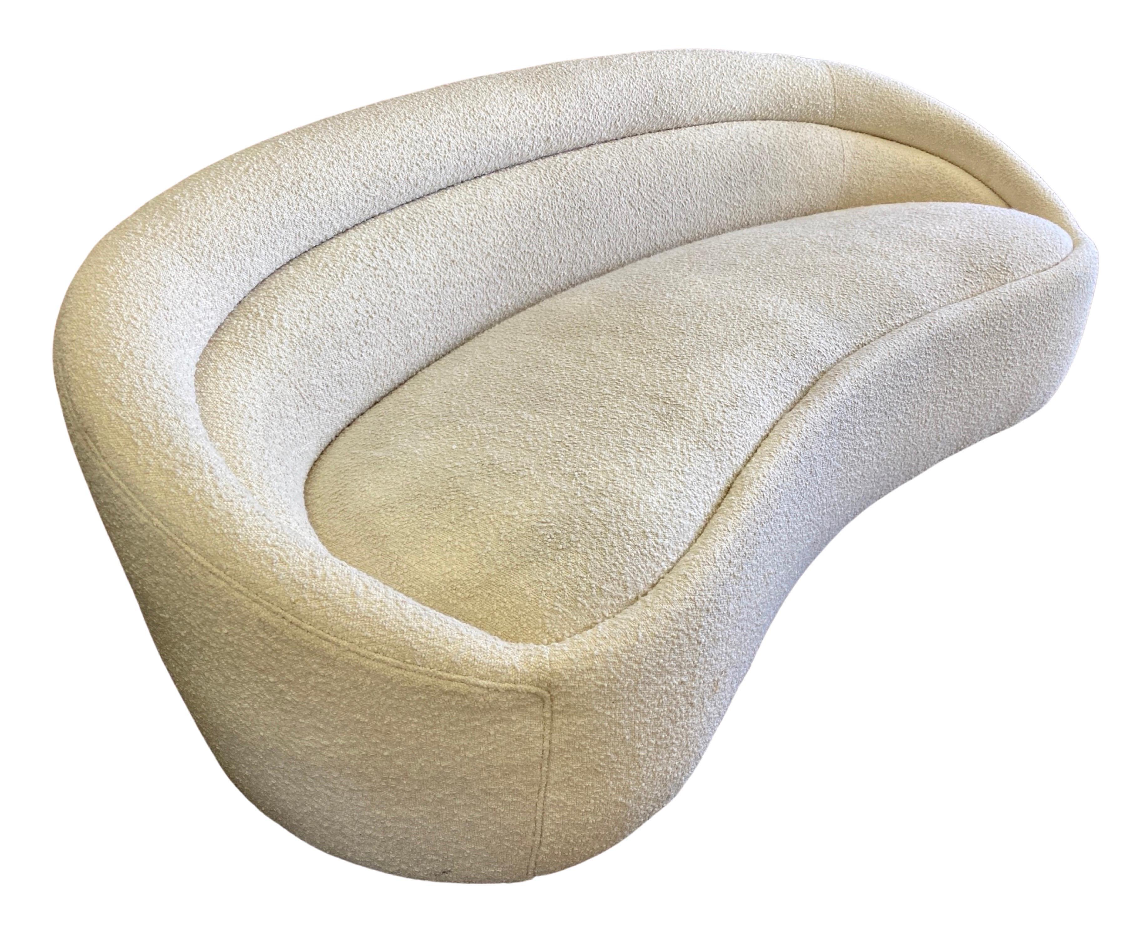 Modern Off-White Bouclé Curved Sofa with Rounded Design In Good Condition For Sale In Palm Springs, CA