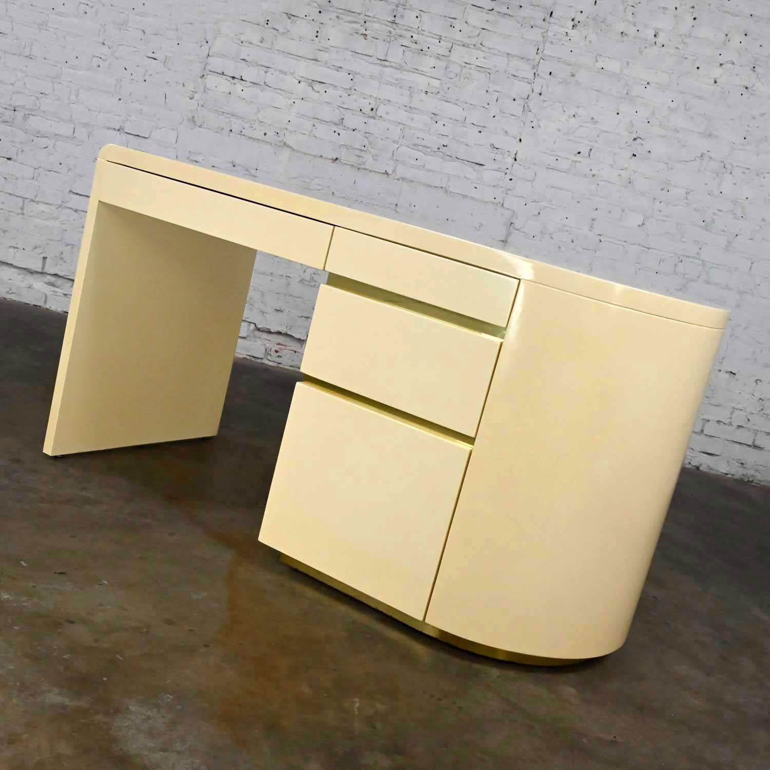 Modern off White Lacquered Desk Brass Details Style of Baughman or Springer For Sale 2