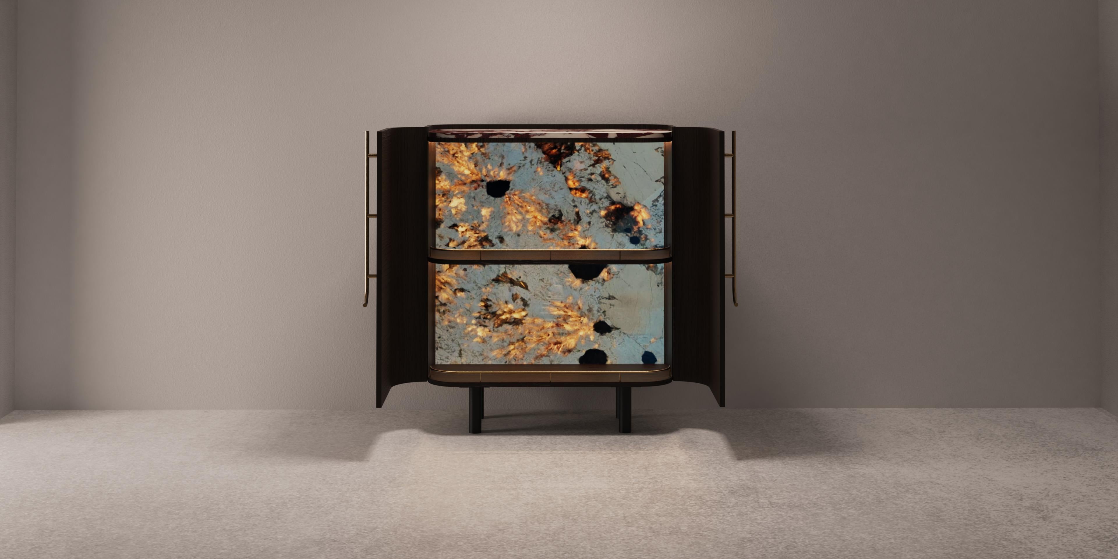 Olival Bar Cabinet, Collection'S Contemporary, handgefertigt in Portugal - Europa von Greenapple.

Der moderne Barschrank Olival wurde von Rute Martins für die Collection'S Contemporary entworfen. Er ist von der heiligen Symbolik des antiken