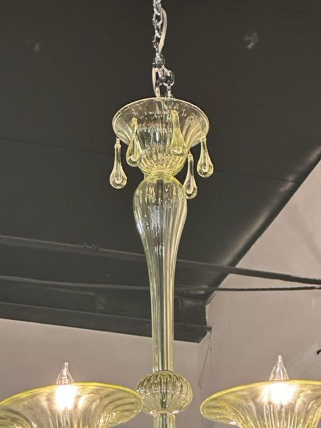 XXI secolo e contemporaneo Lampadario moderno in vetro di Murano color oliva in vendita