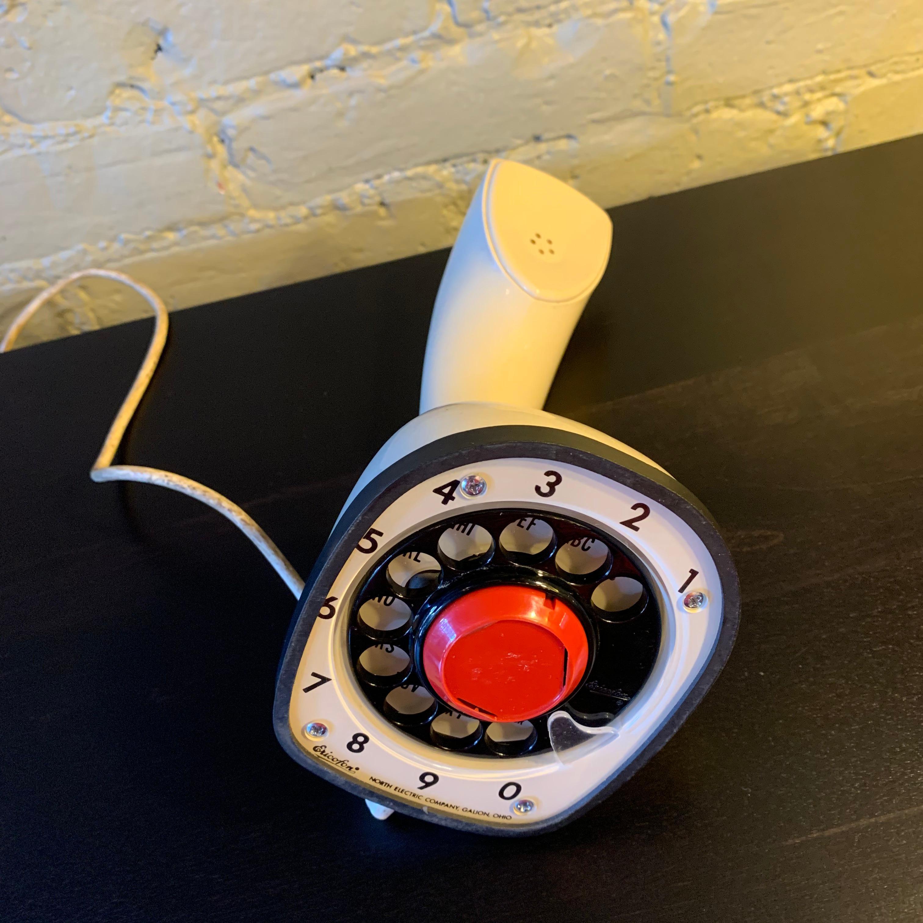 Modernes einteiliges Ericofon-Telephone, cremefarben im Zustand „Gut“ im Angebot in Brooklyn, NY