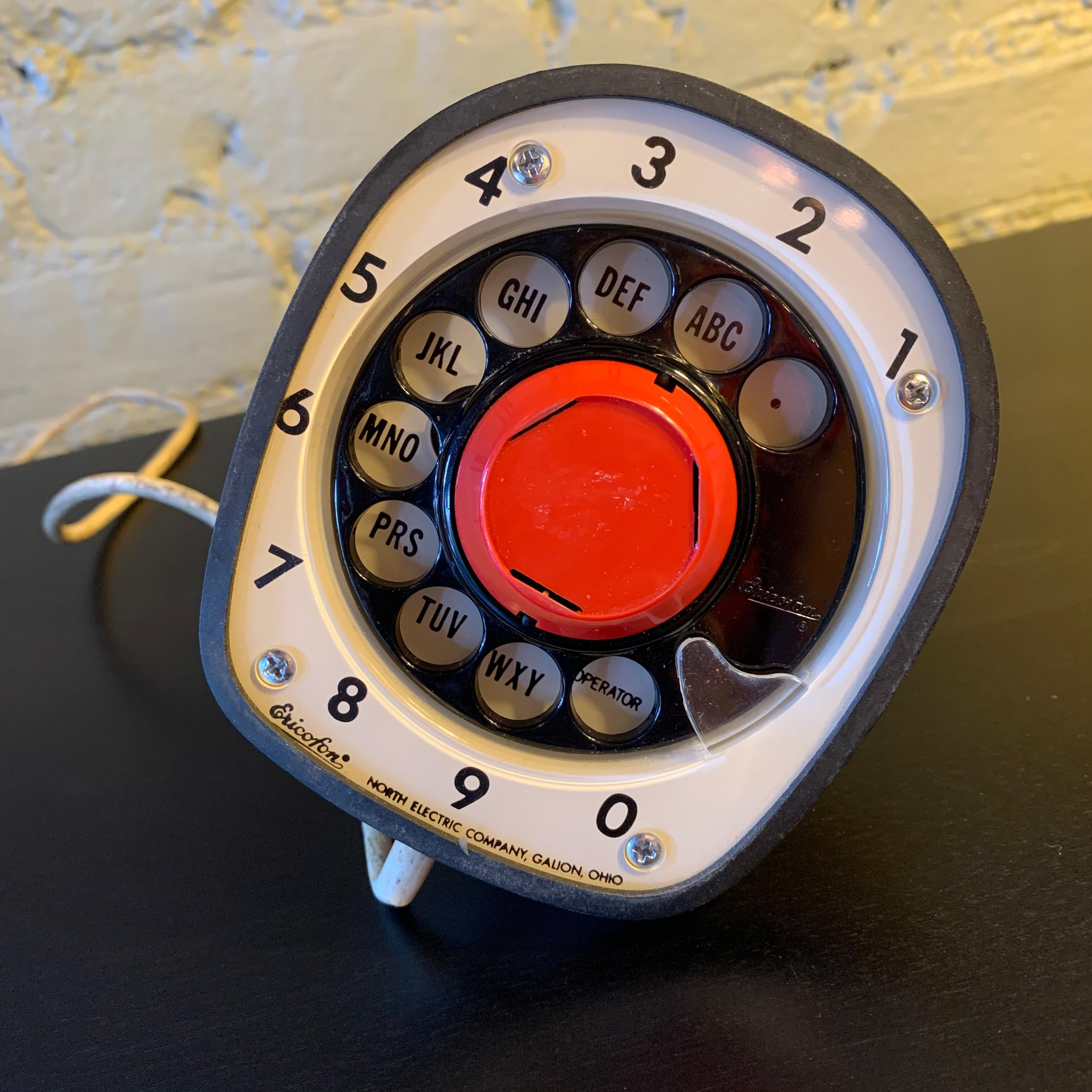 Modernes einteiliges Ericofon-Telephone, cremefarben (20. Jahrhundert) im Angebot