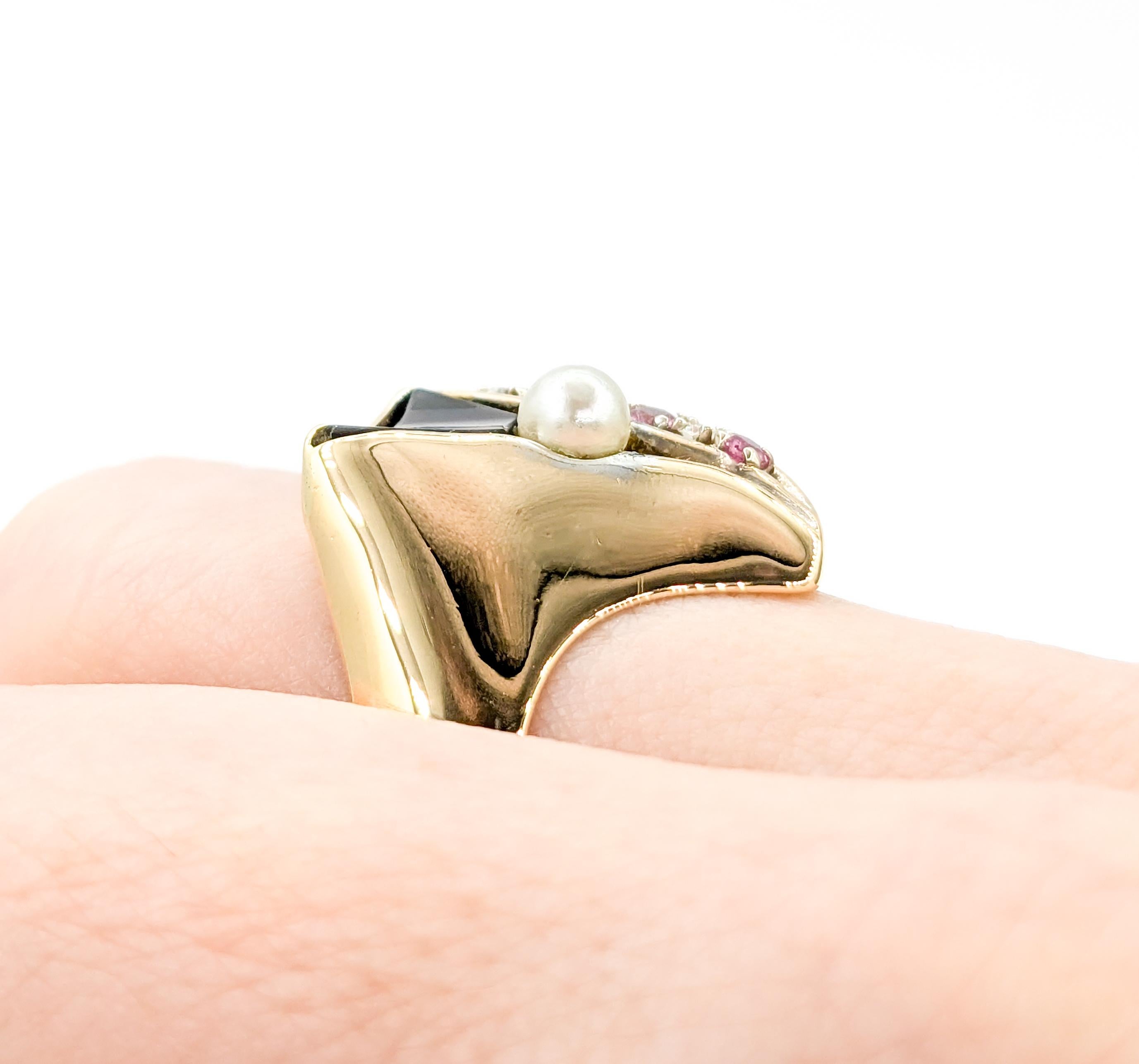 Modern Onyx, Diamond, Pearl & Pink Sapphire Ring in Yellow Gold For Sale 5