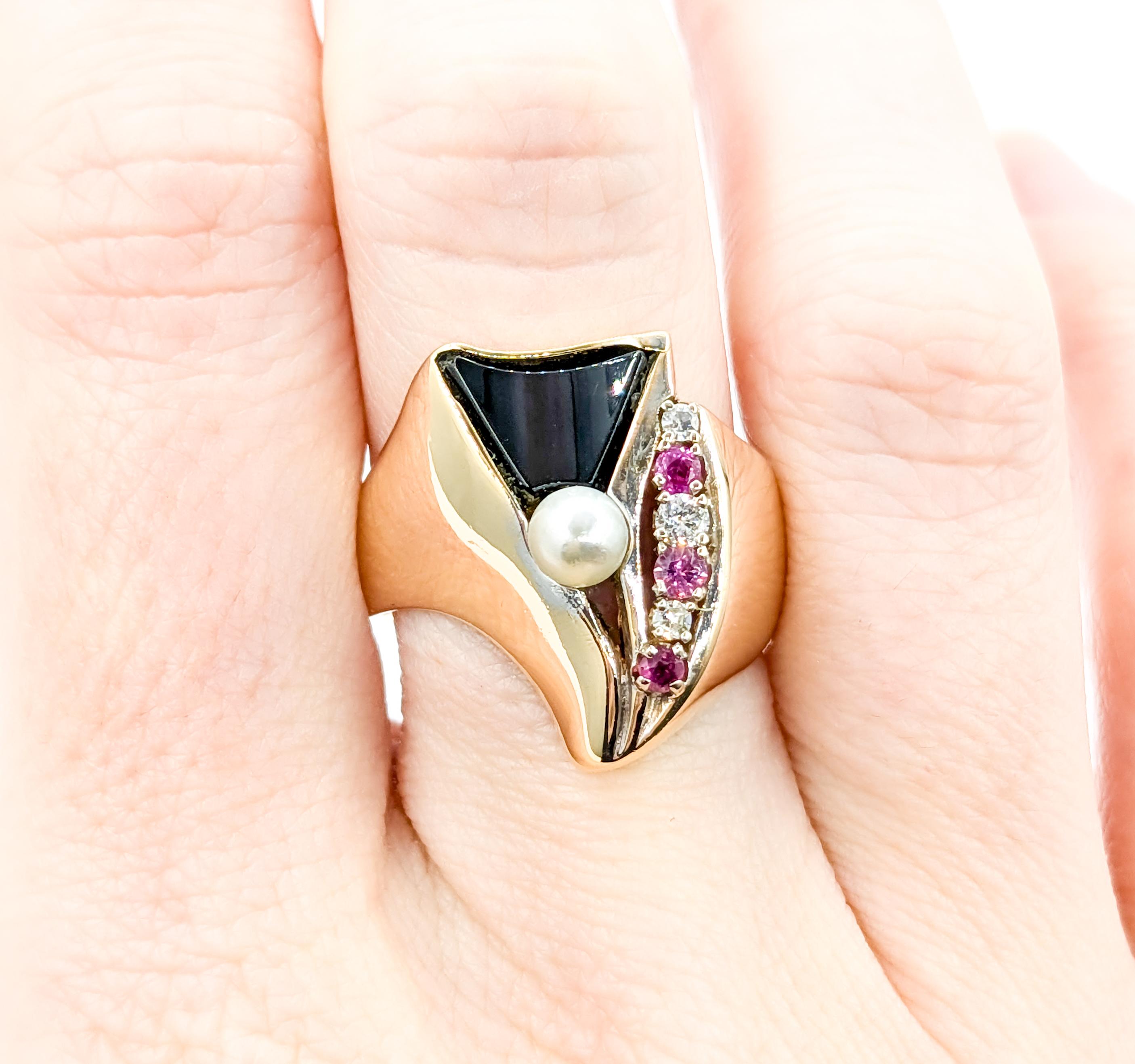 Modern Onyx, Diamond, Pearl & Pink Sapphire Ring in Yellow Gold For Sale 6