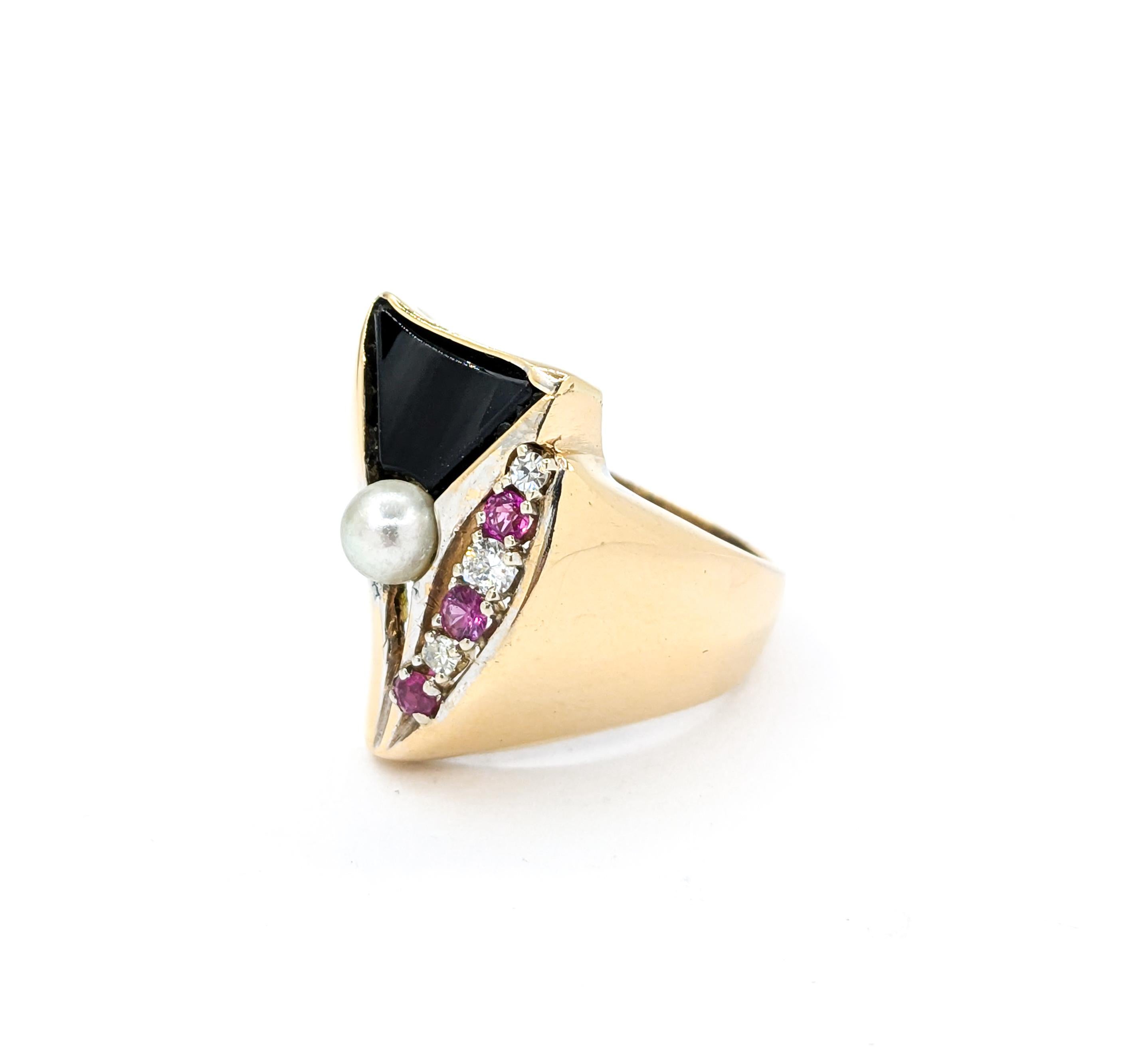 Modern Onyx, Diamond, Pearl & Pink Sapphire Ring in Yellow Gold In Excellent Condition For Sale In Bloomington, MN