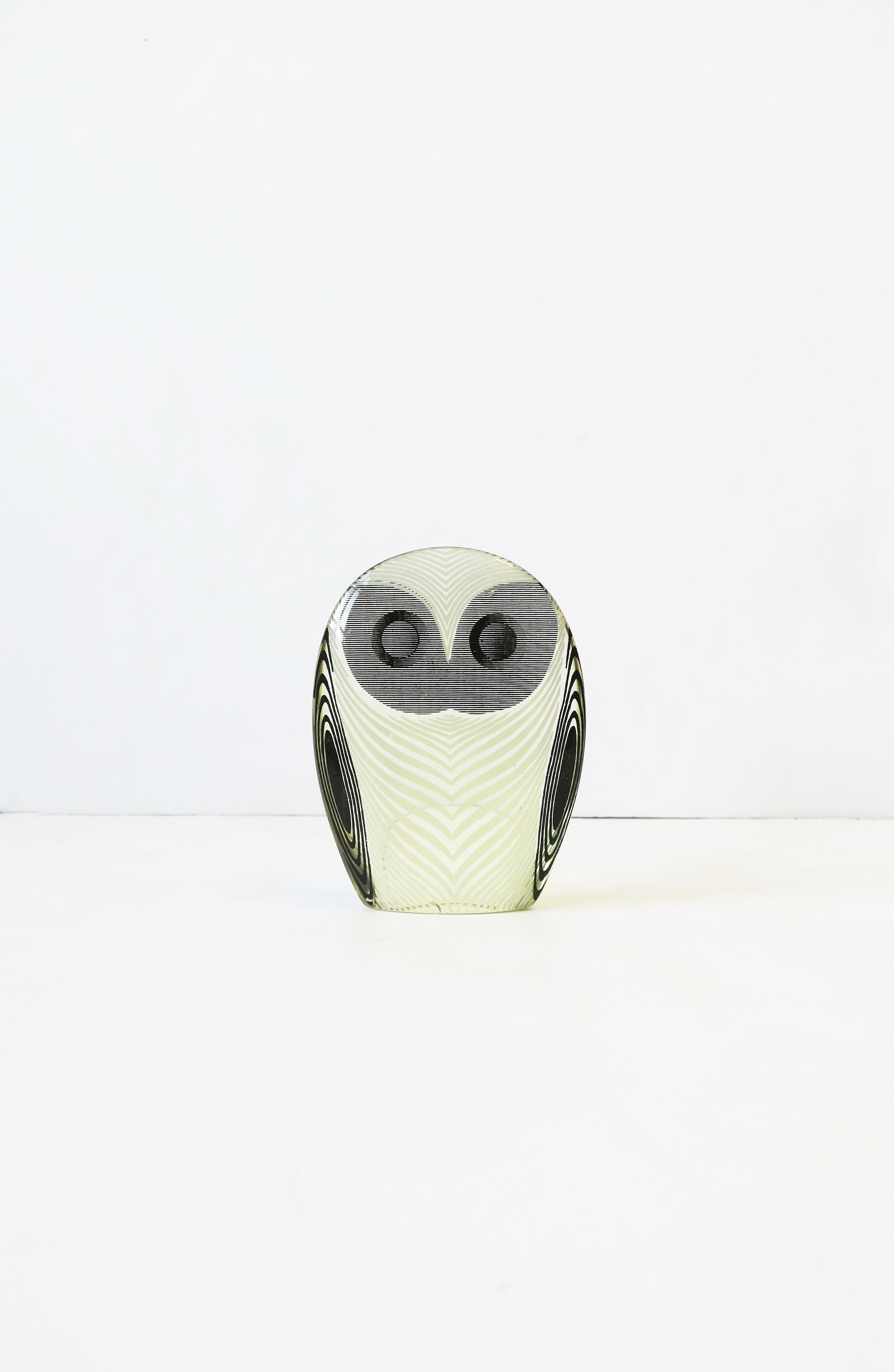 Mid-Century Modern Modern Op-Art Owl Sculpture by Brazilian Artist Abraham Palatnik