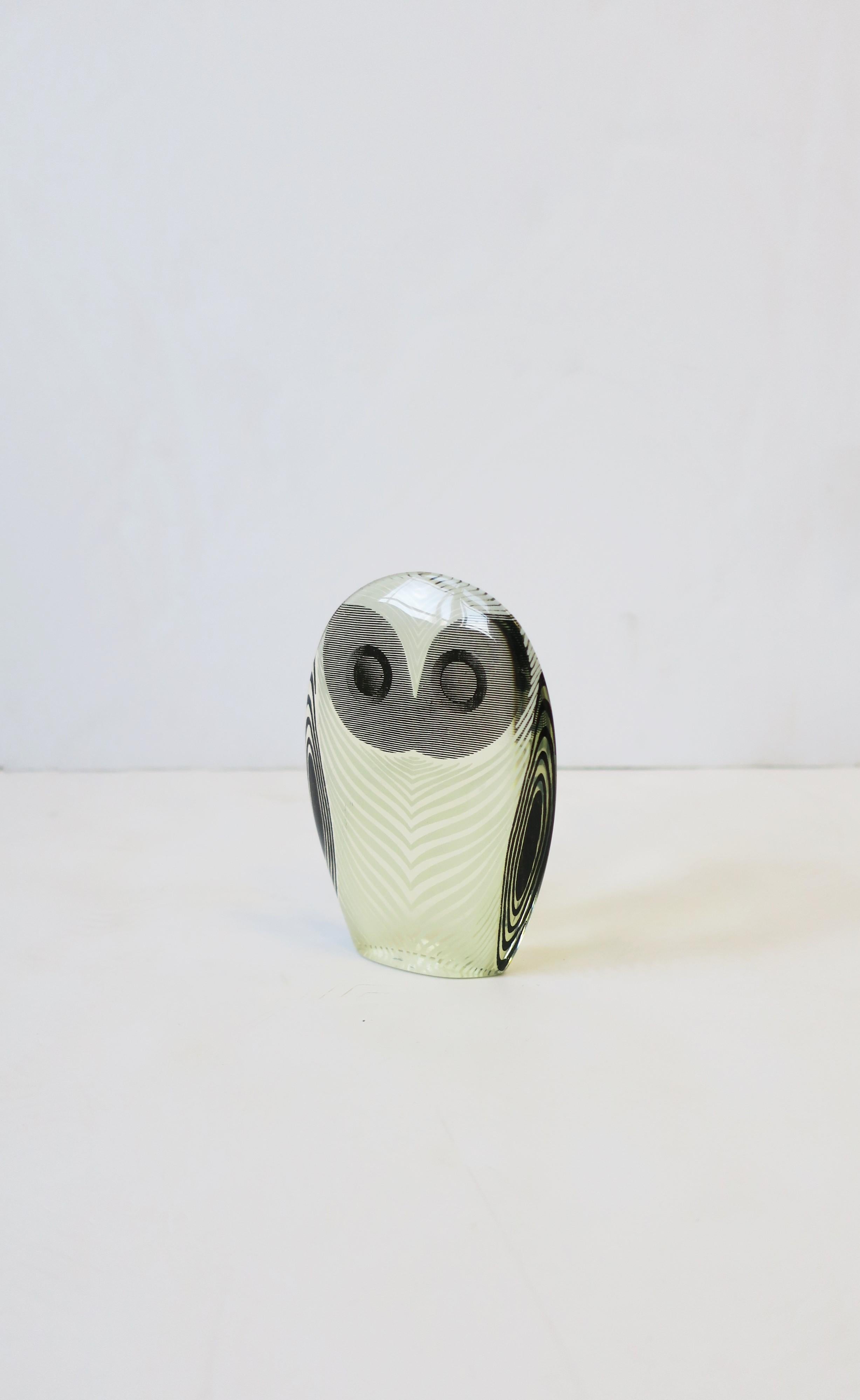 Modern Op-Art Owl Sculpture by Brazilian Artist Abraham Palatnik In Good Condition In New York, NY