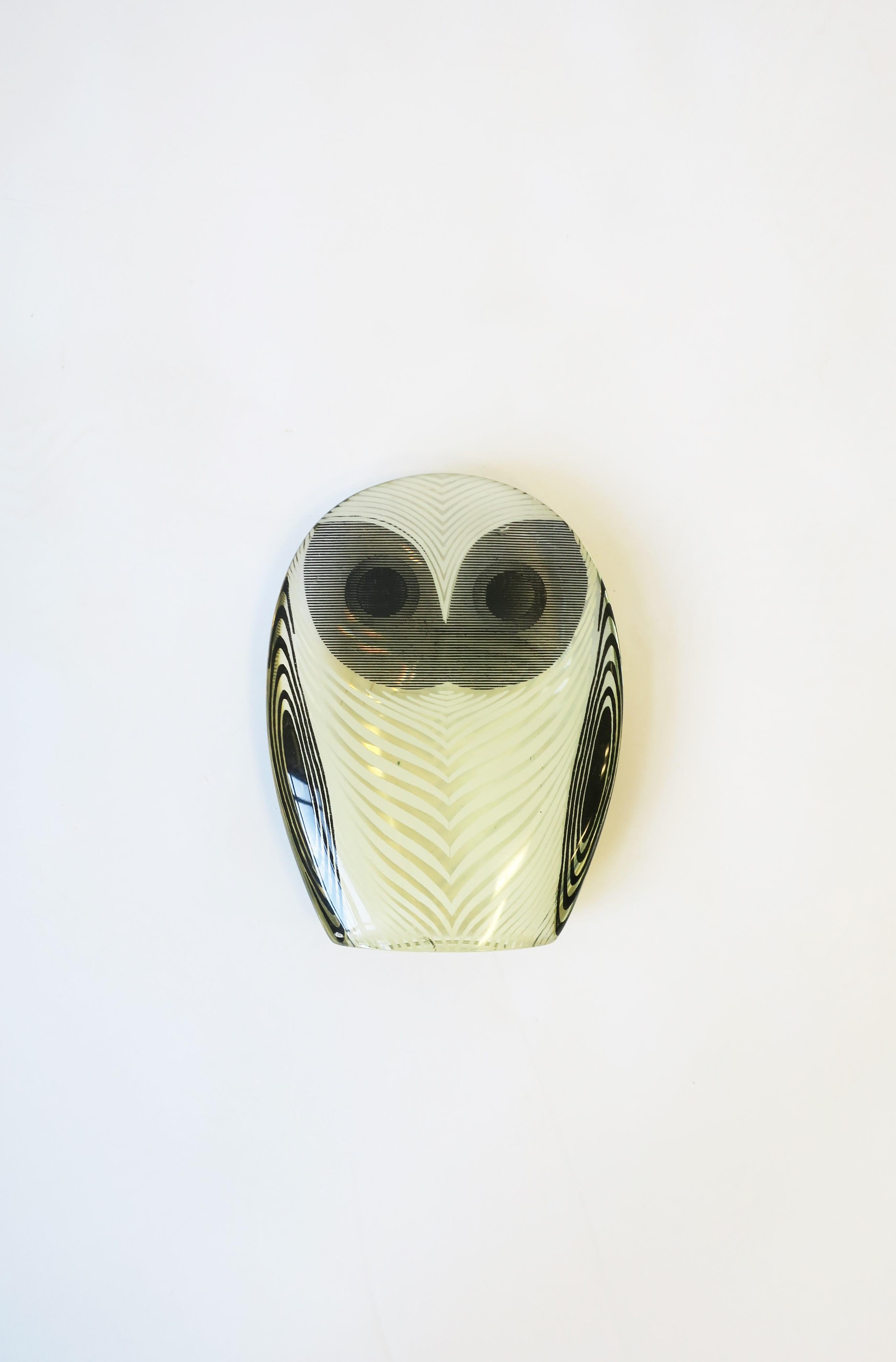 Resin Modern Op-Art Owl Sculpture by Brazilian Artist Abraham Palatnik