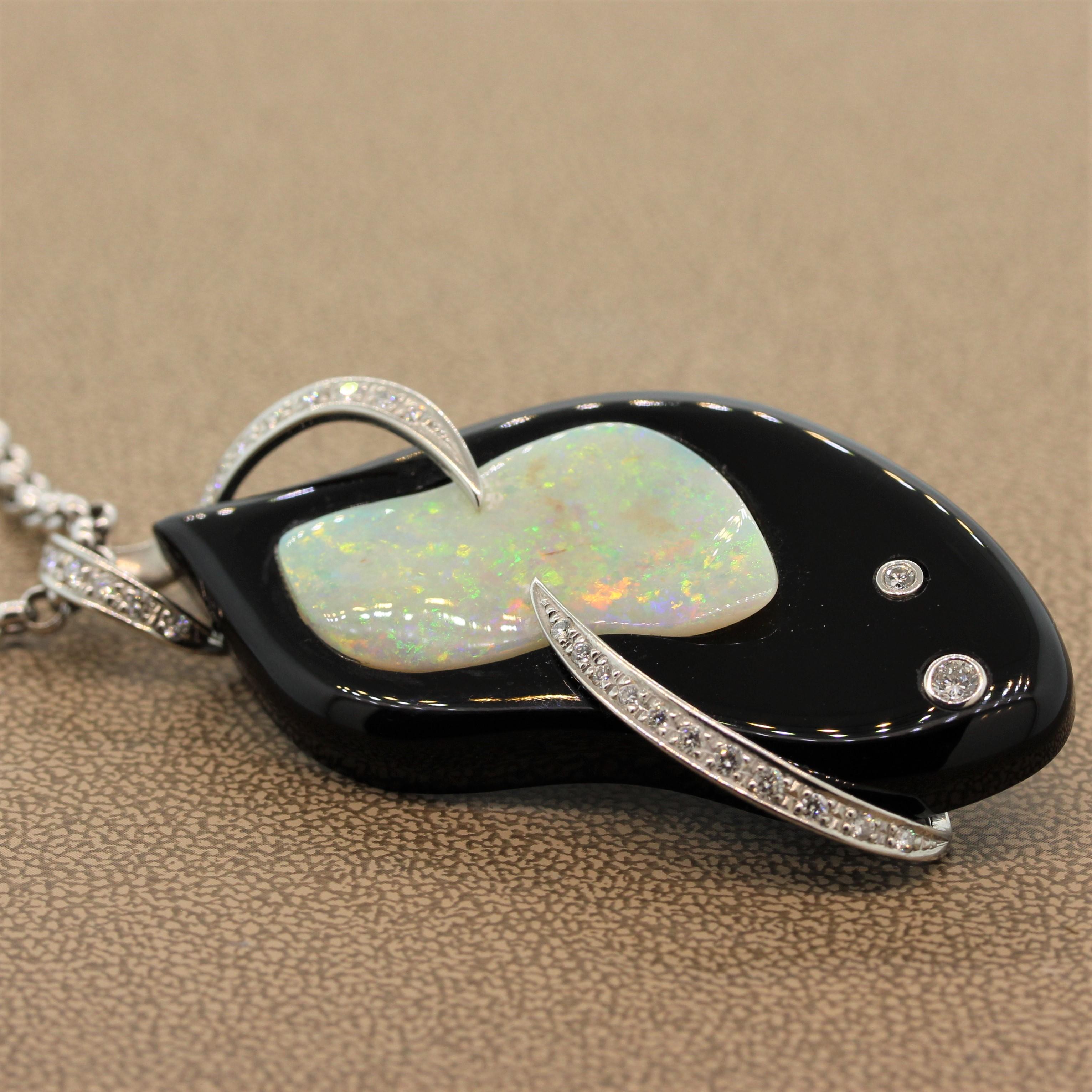 Pendentif moderne en platine avec opale, onyx noir et diamants en vente 1