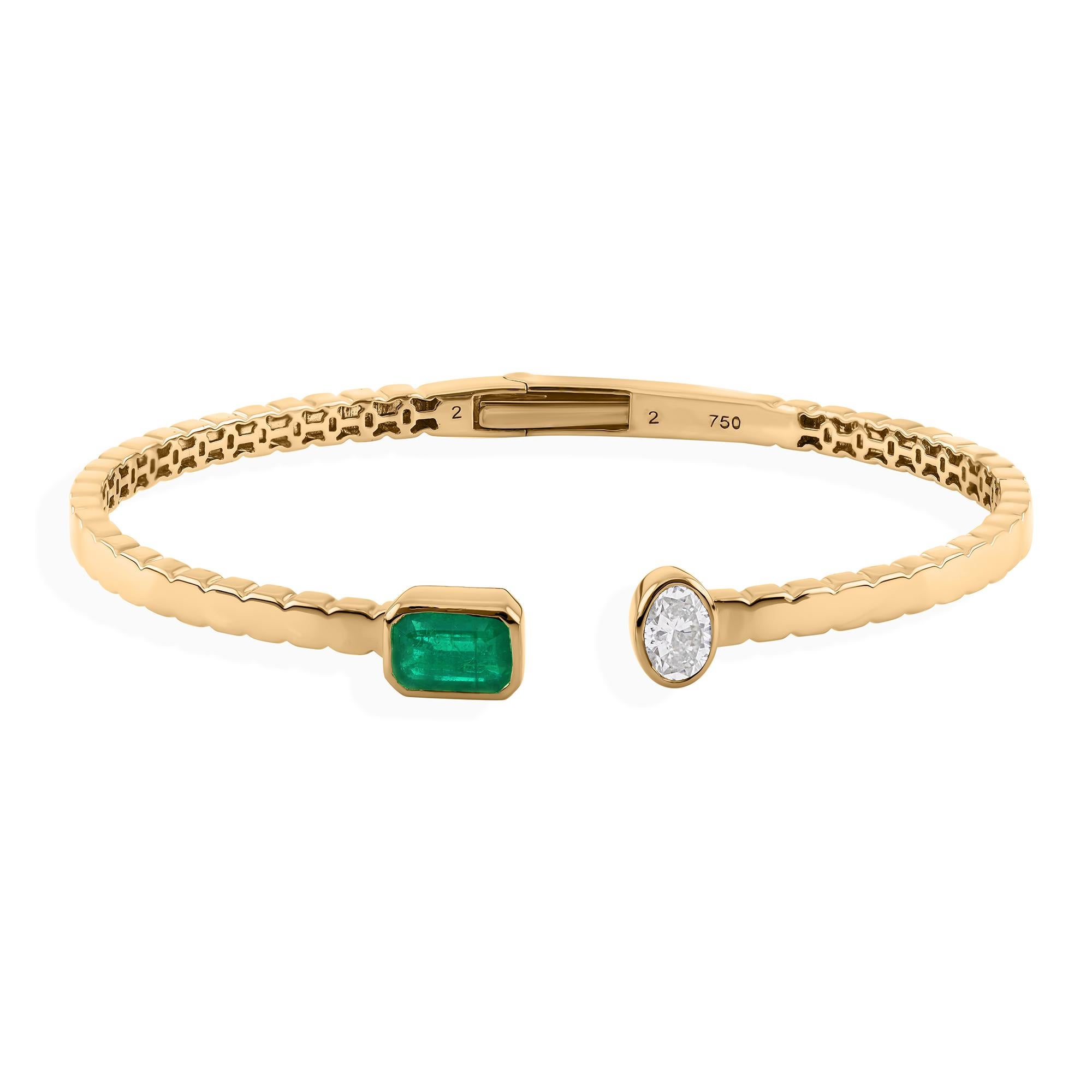 Ottagono Bracciale aperto moderno in oro massiccio 18 carati con smeraldo e diamante in vendita