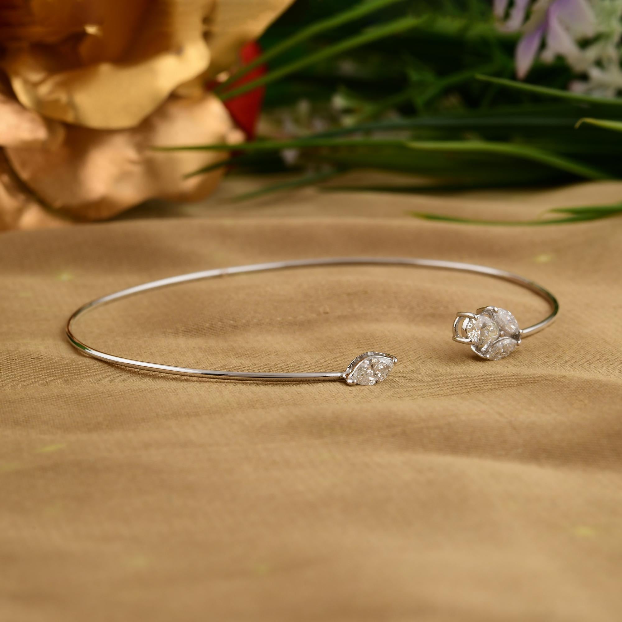 Moderno Bracciale moderno aperto con diamanti in oro bianco massiccio 18 ct. in vendita