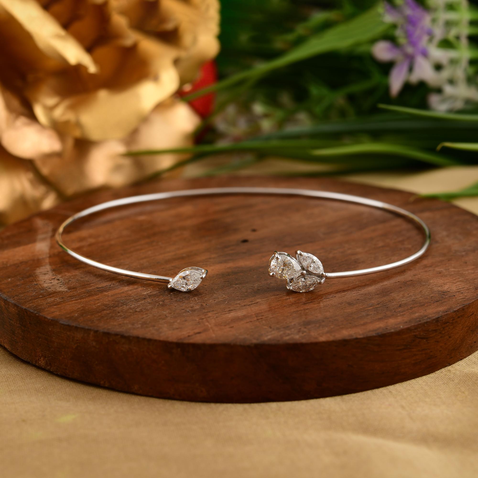 Donna Bracciale moderno aperto con diamanti in oro bianco massiccio 18 ct. in vendita