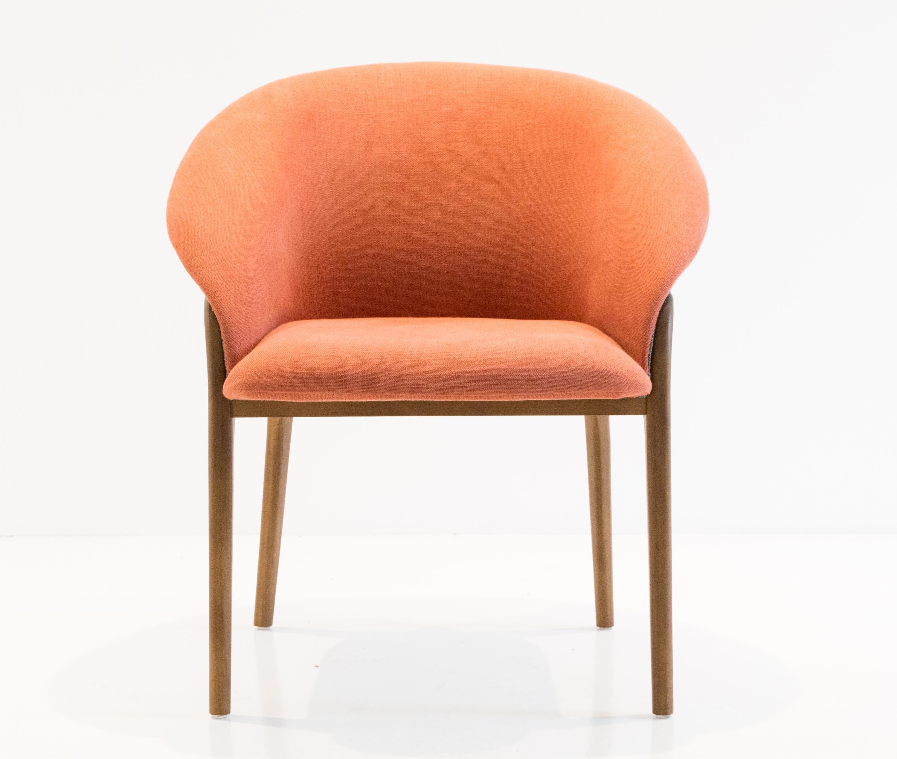 Chaise organique moderne en bois massif, assise flexible tapissée en vente 2