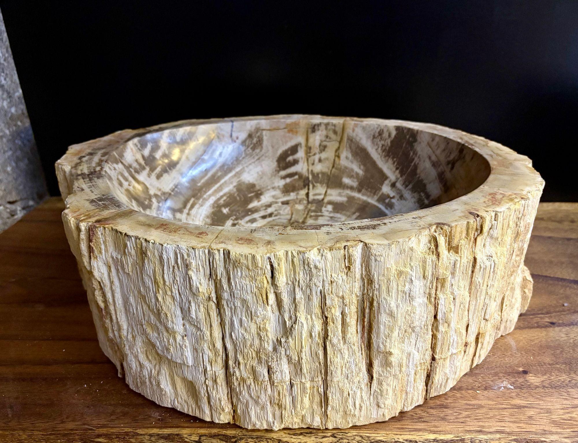 Fatto a mano Lavello moderno organico in legno pietrificato, grigio/marrone/beige - lucido, IDN 2025 in vendita