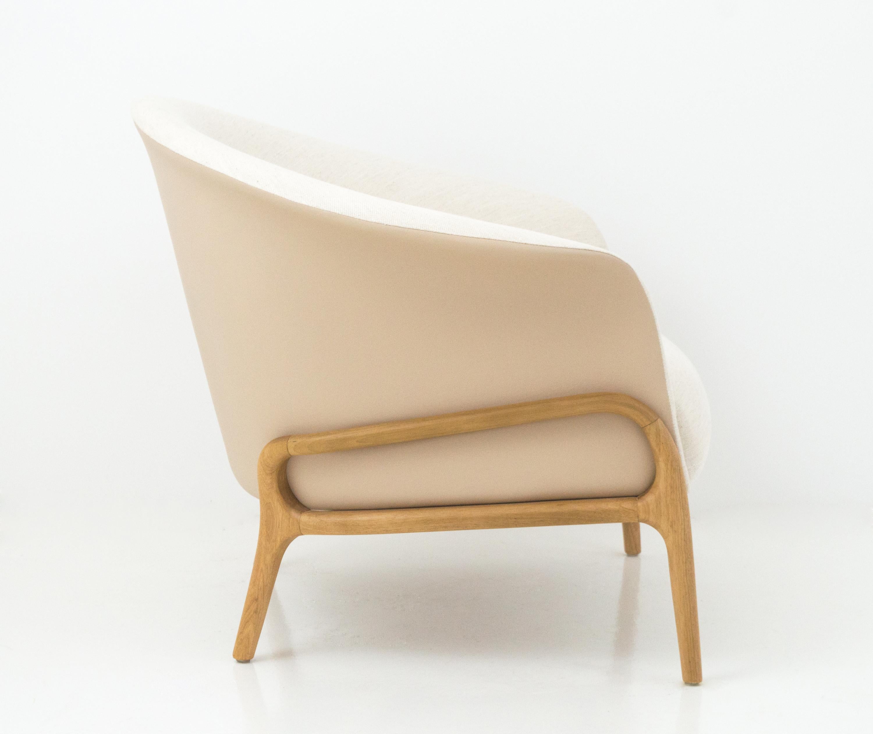 Moderner Sessel im organischen Stil aus Massivholz, gepolstert, flexibles Sitzmöbel im Angebot 1