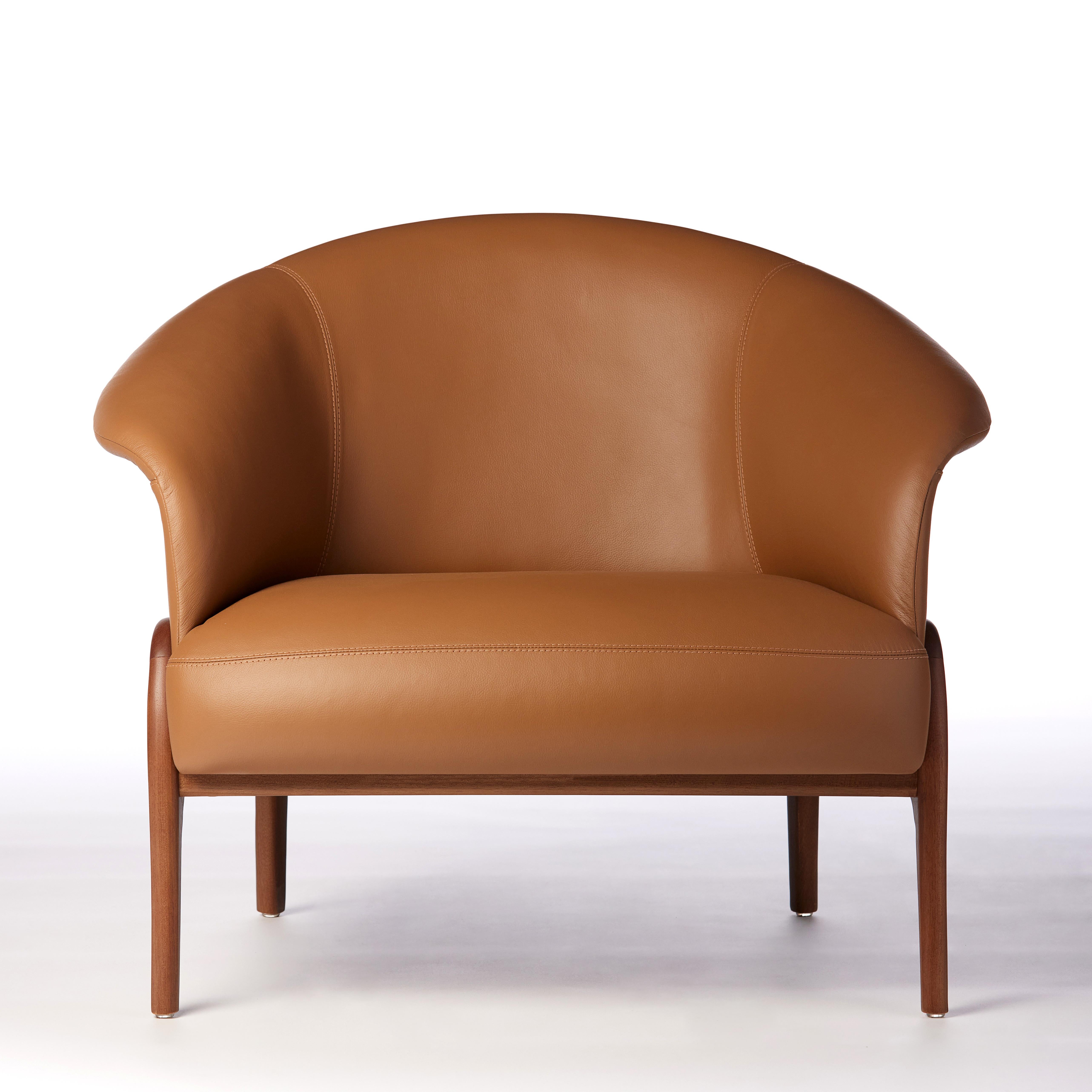 Brazilian Modern Organic Style Collana Armchair in Solid Wood, Leather Flexible Seating For Sale