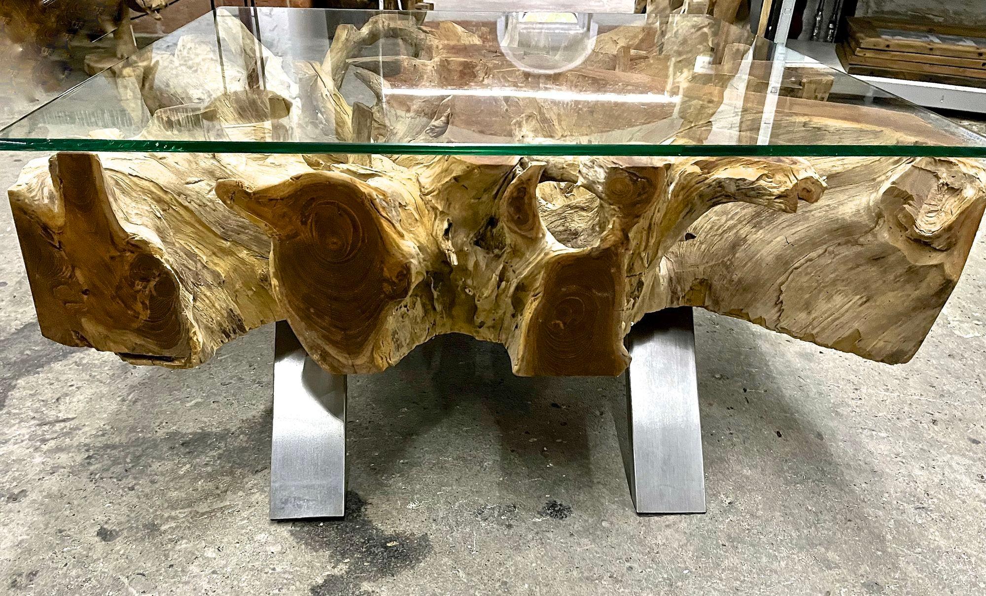 Verre Table basse/table de canapé moderne en racine de teck organique avec plaque en verre, IDN 2022 en vente