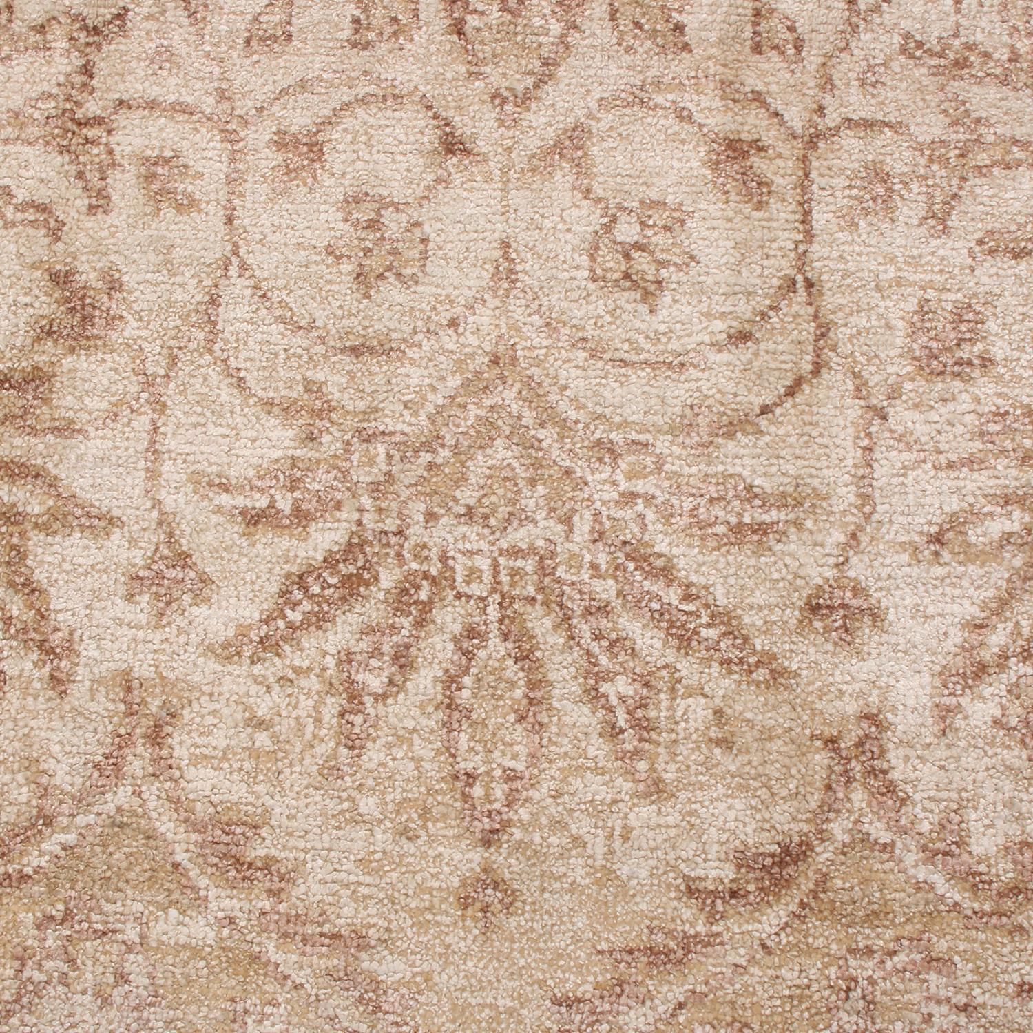 Moderner Oushak-Teppich aus Wolle und Seide in Beige und Auberginebraun (Handgeknüpft) im Angebot