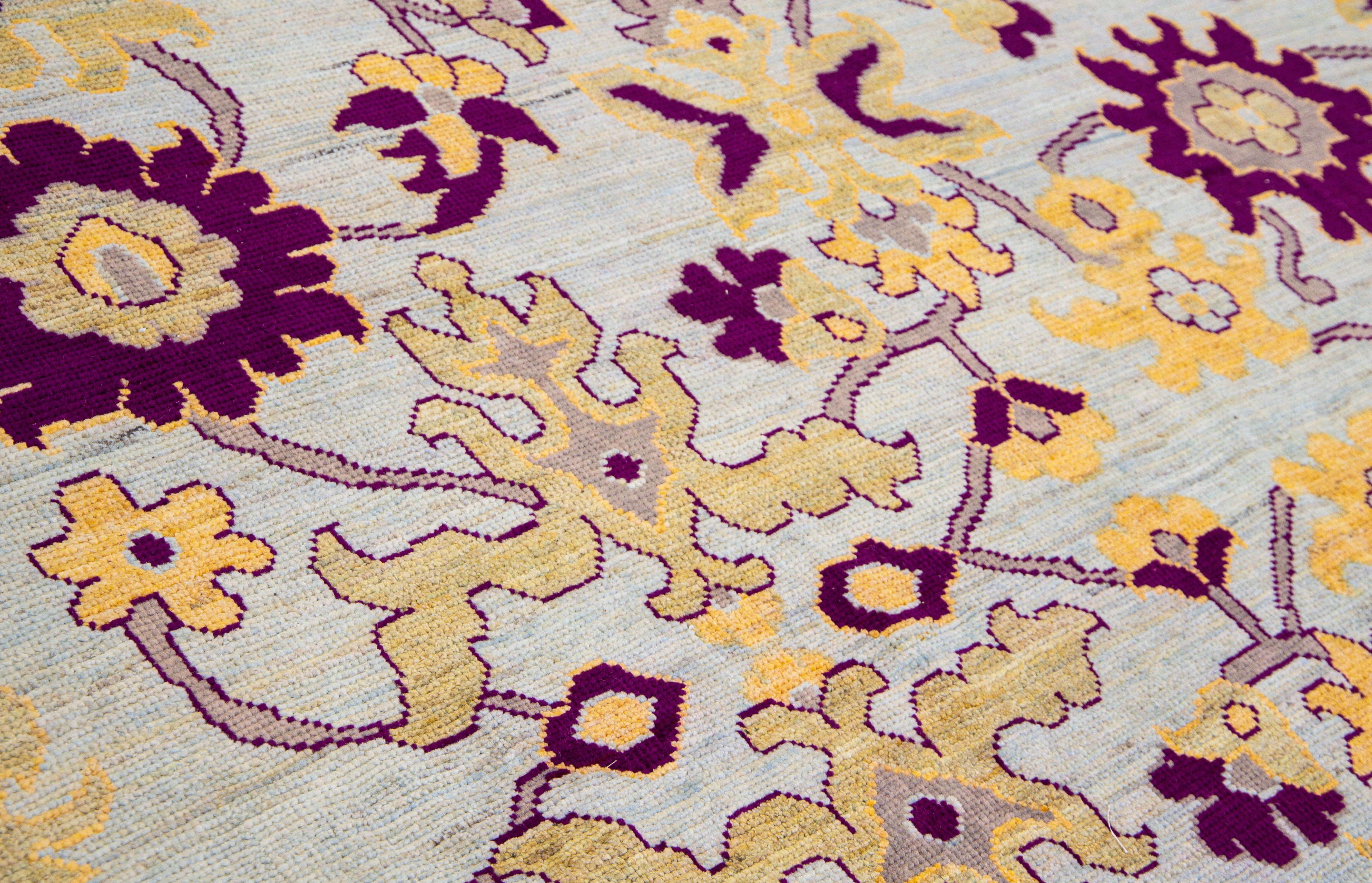 Moderner moderner handgefertigter Oversize-Wollteppich in Oushak Blau mit Blumenmuster im Angebot 2