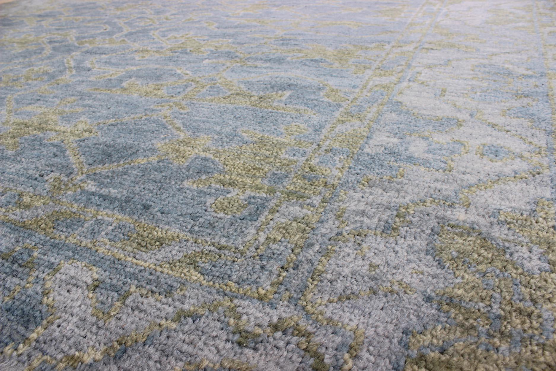 Modern Oushak Design Rug in Silver, Gray Blue & Yellow Green In Excellent Condition In Atlanta, GA
