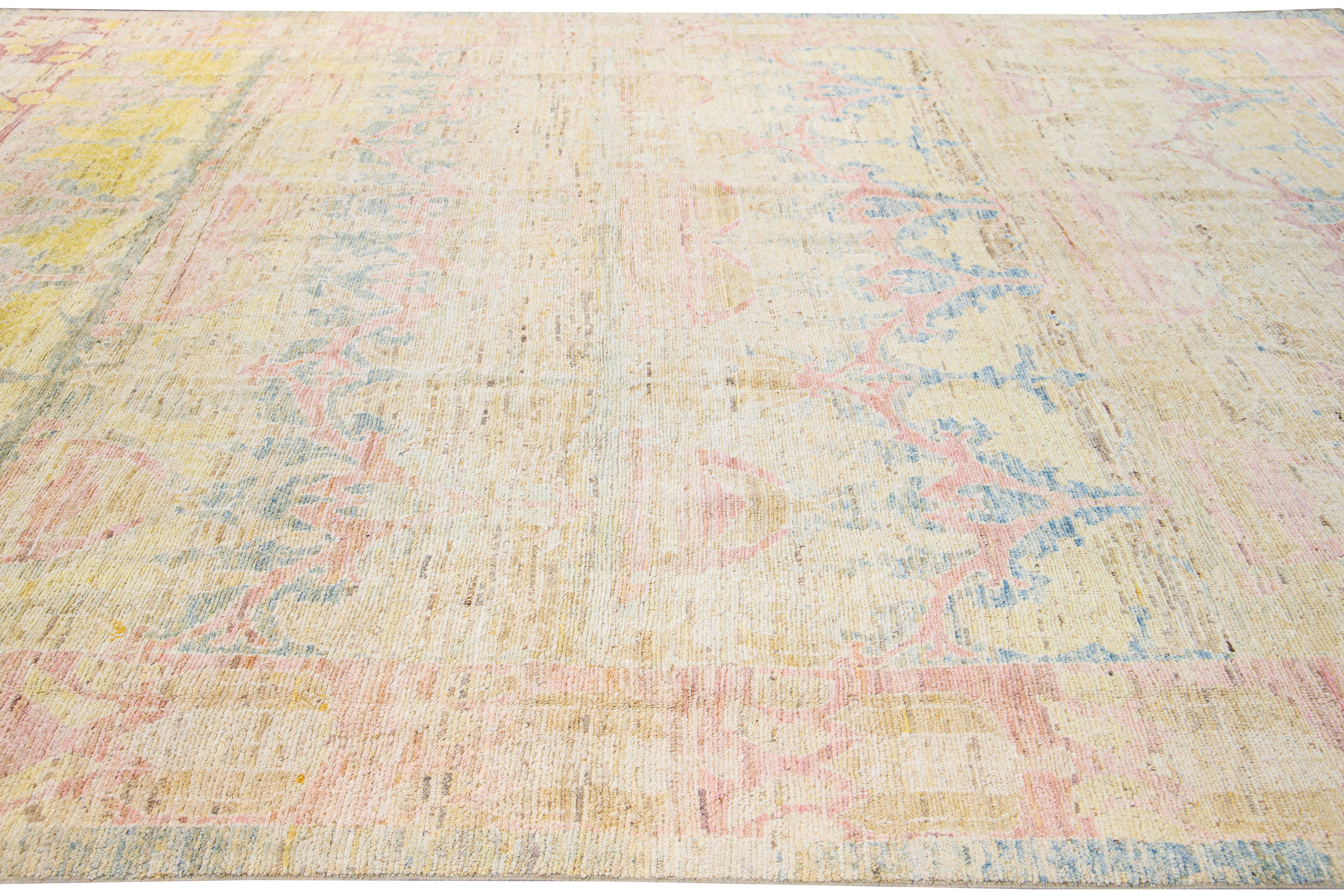 Modern Oushak Handmade Beige Floral Designed Wool Rug In New Condition For Sale In Norwalk, CT