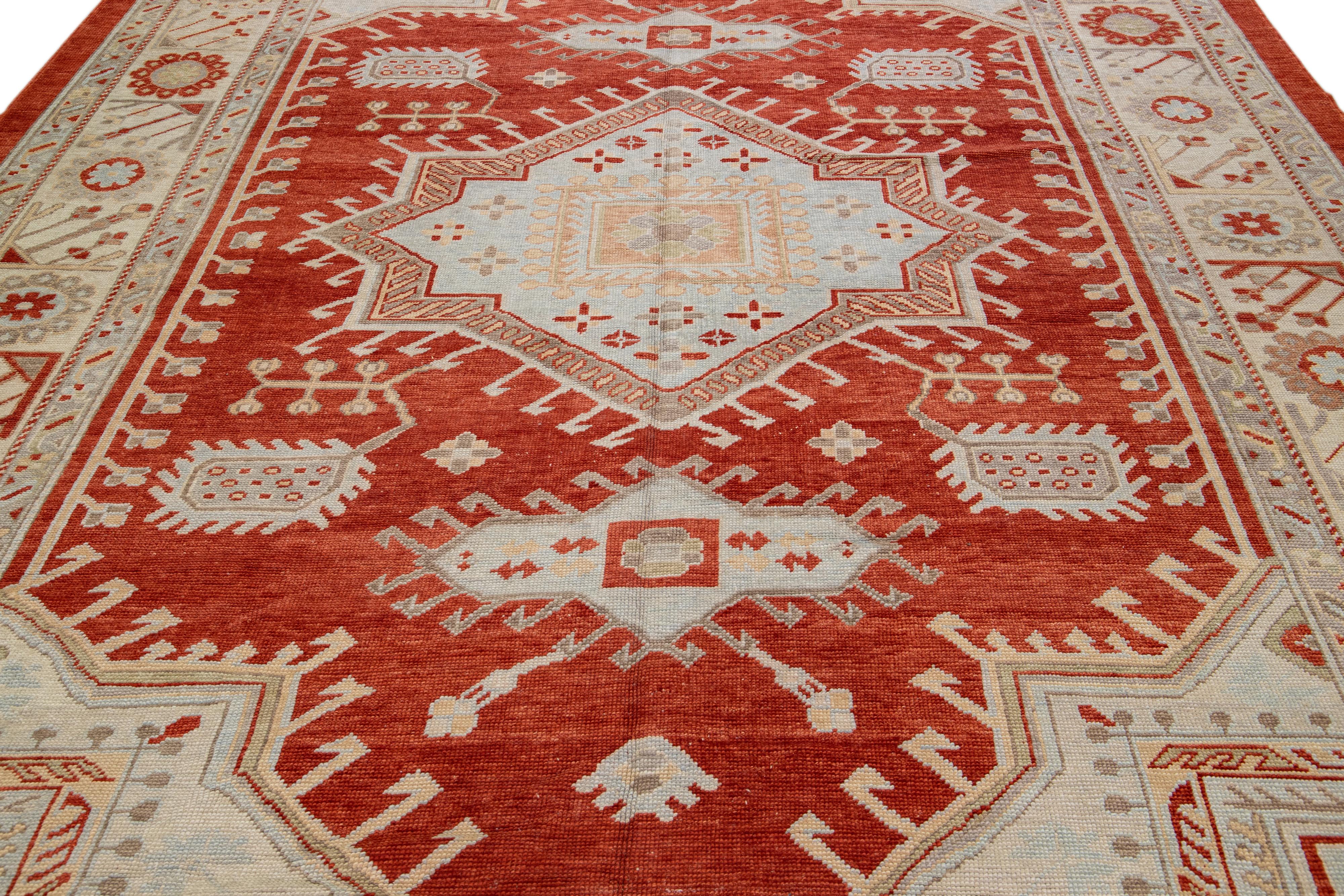 Moderner moderner handgefertigter Oushak-Wollteppich in Terrakotta-Orange (Türkisch) im Angebot