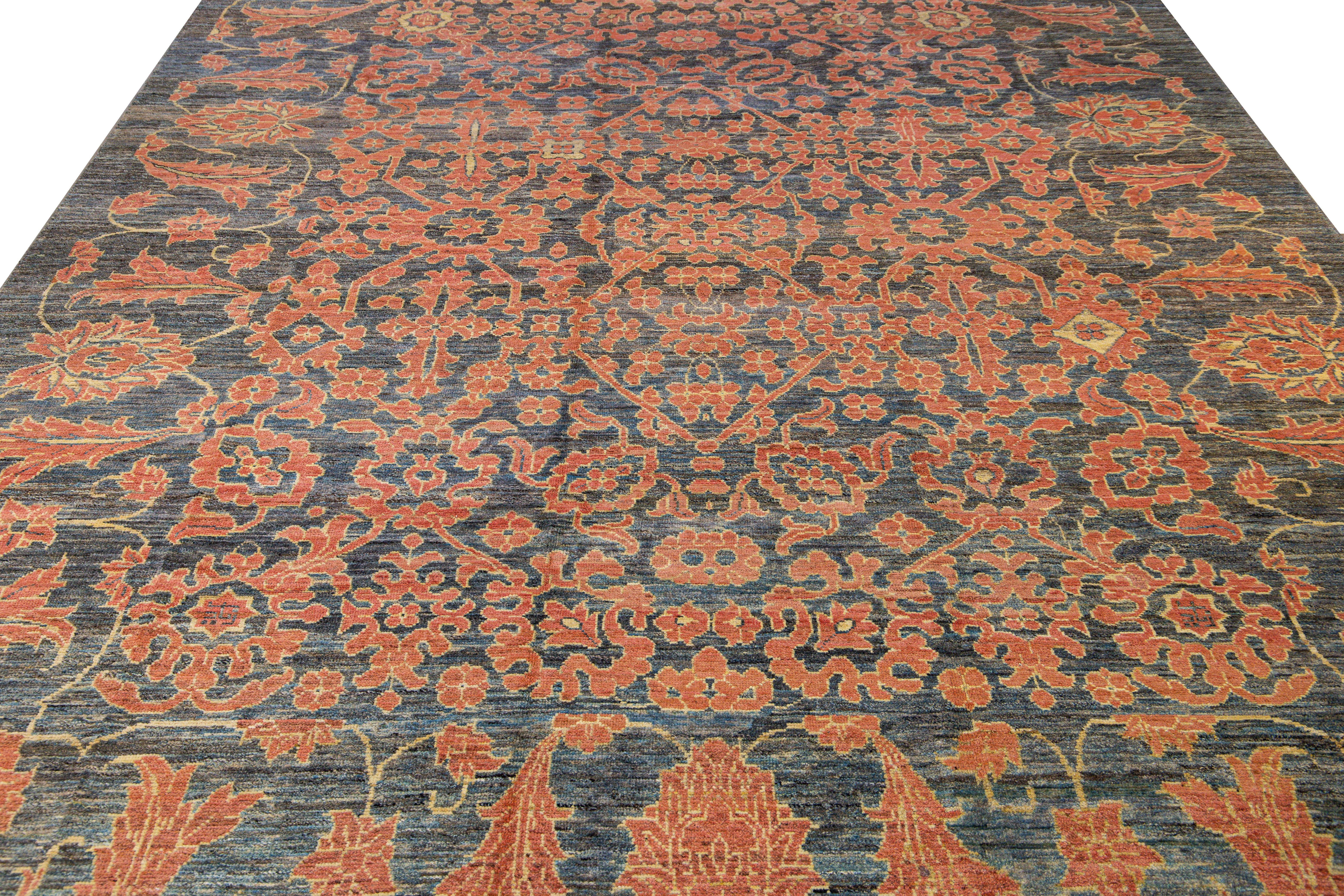 Moderner moderner handgefertigter, geblümter Oushak Oversize-Wollteppich in Grau und Orange (Türkisch) im Angebot