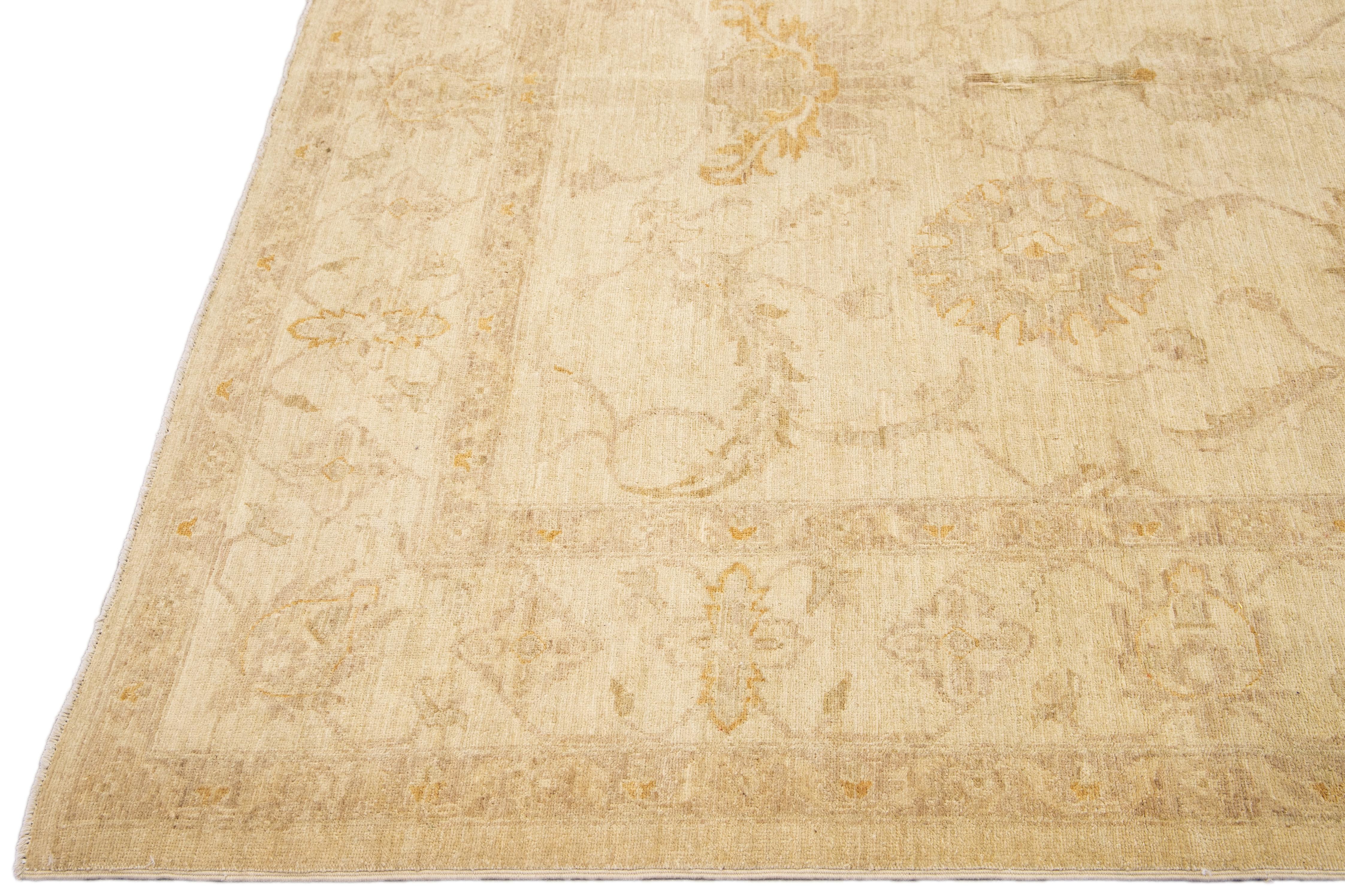 Modern Oushak Handmade Floral Motif Beige Wool Rug In New Condition For Sale In Norwalk, CT