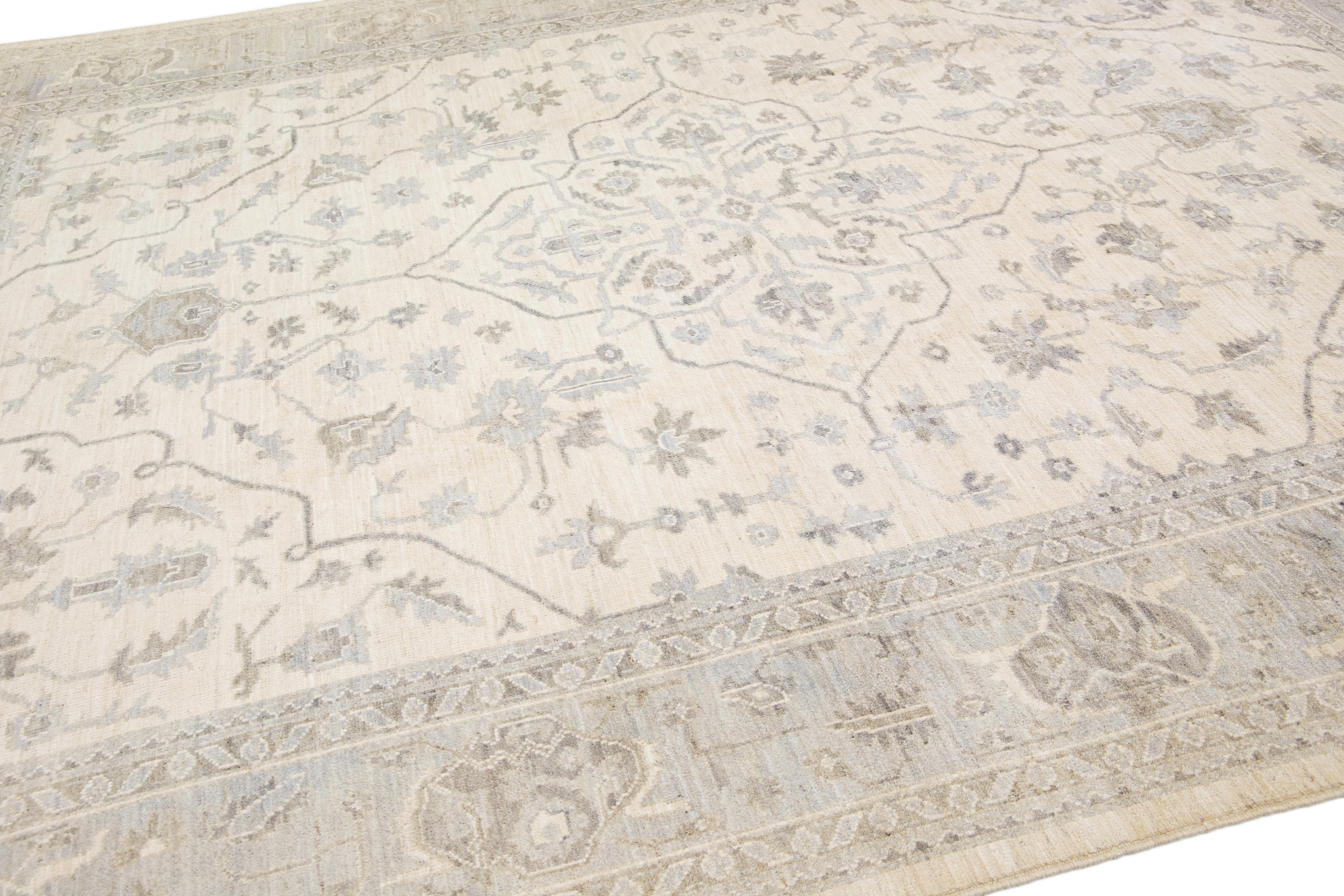 Modern Oushak Handmade Medallion Motif Beige Wool Rug In New Condition For Sale In Norwalk, CT