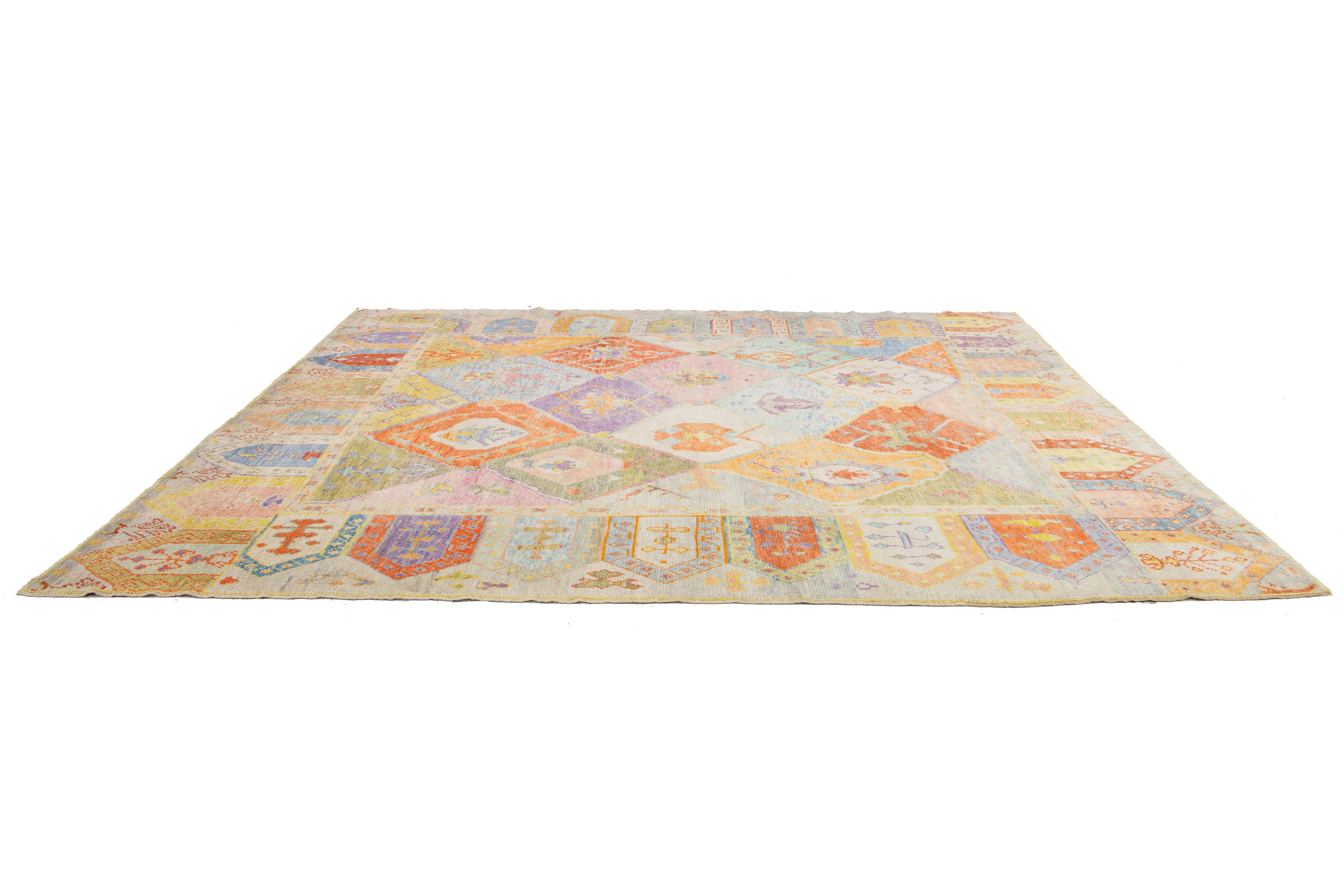 Alfombra moderna de lana de diseño geométrico multicolor hecha a mano en Oushak Lana en venta