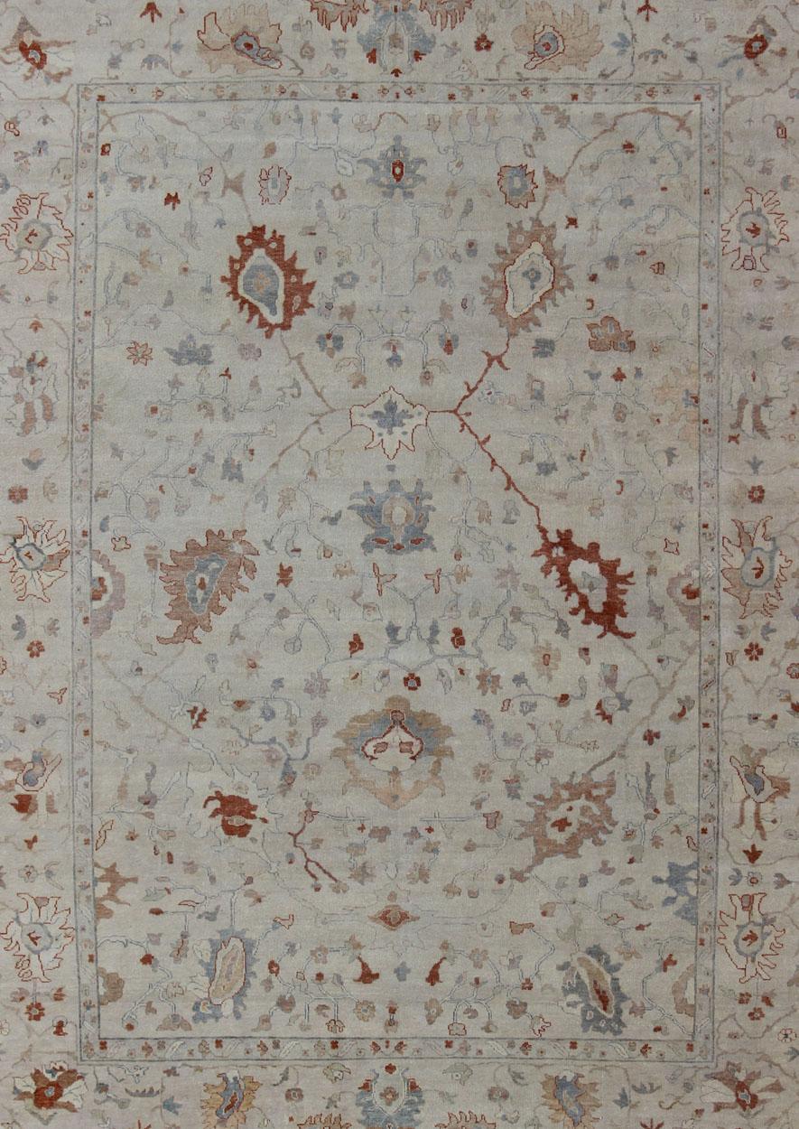 Tapis moderne Oushak à motifs floraux sur toute la surface en laine de Keivan Woven Arts  en vente 3