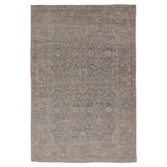 Moderner Oushak-Teppich mit floralen All-Over-Motiven